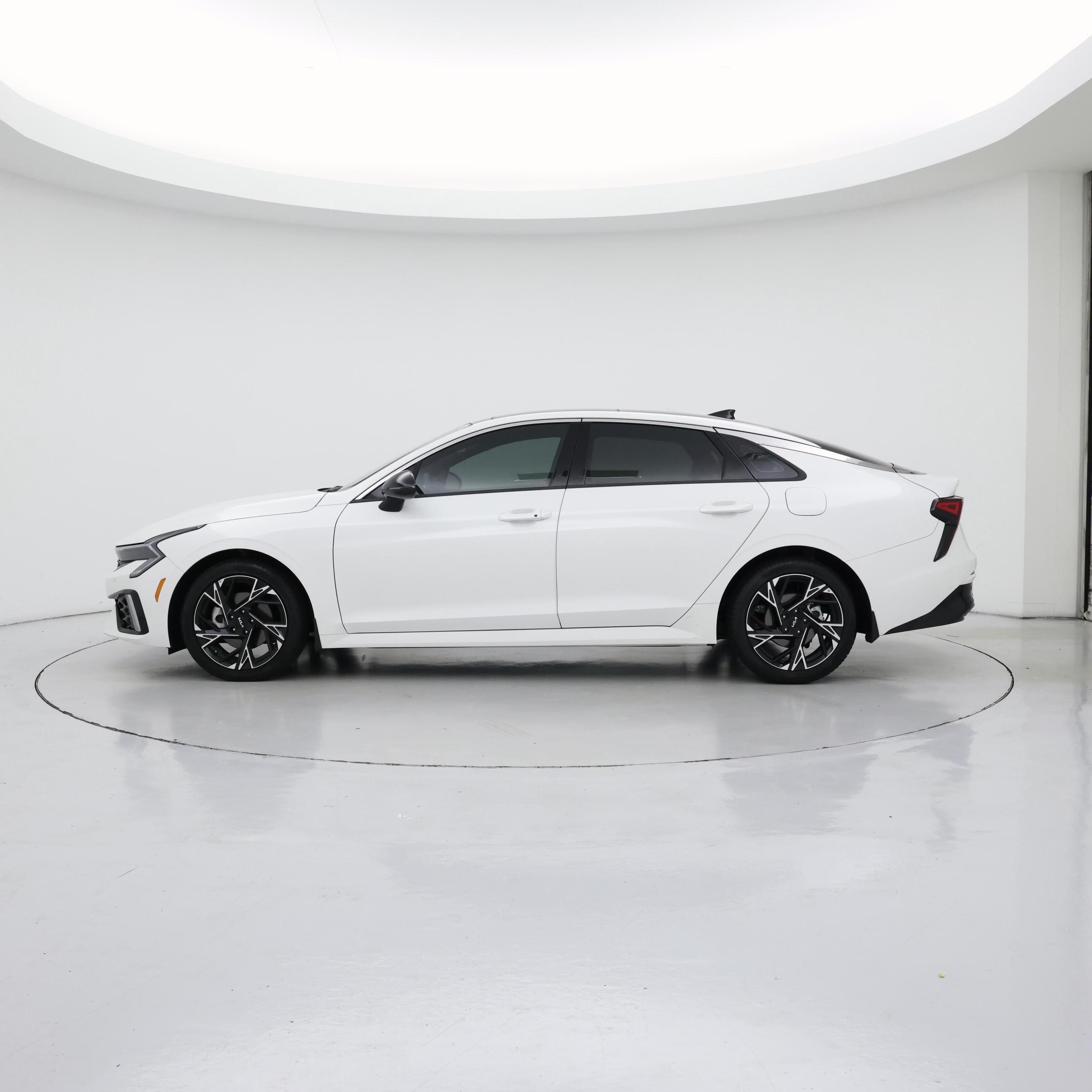 Thumbnail: 2025 Kia K5 - 3