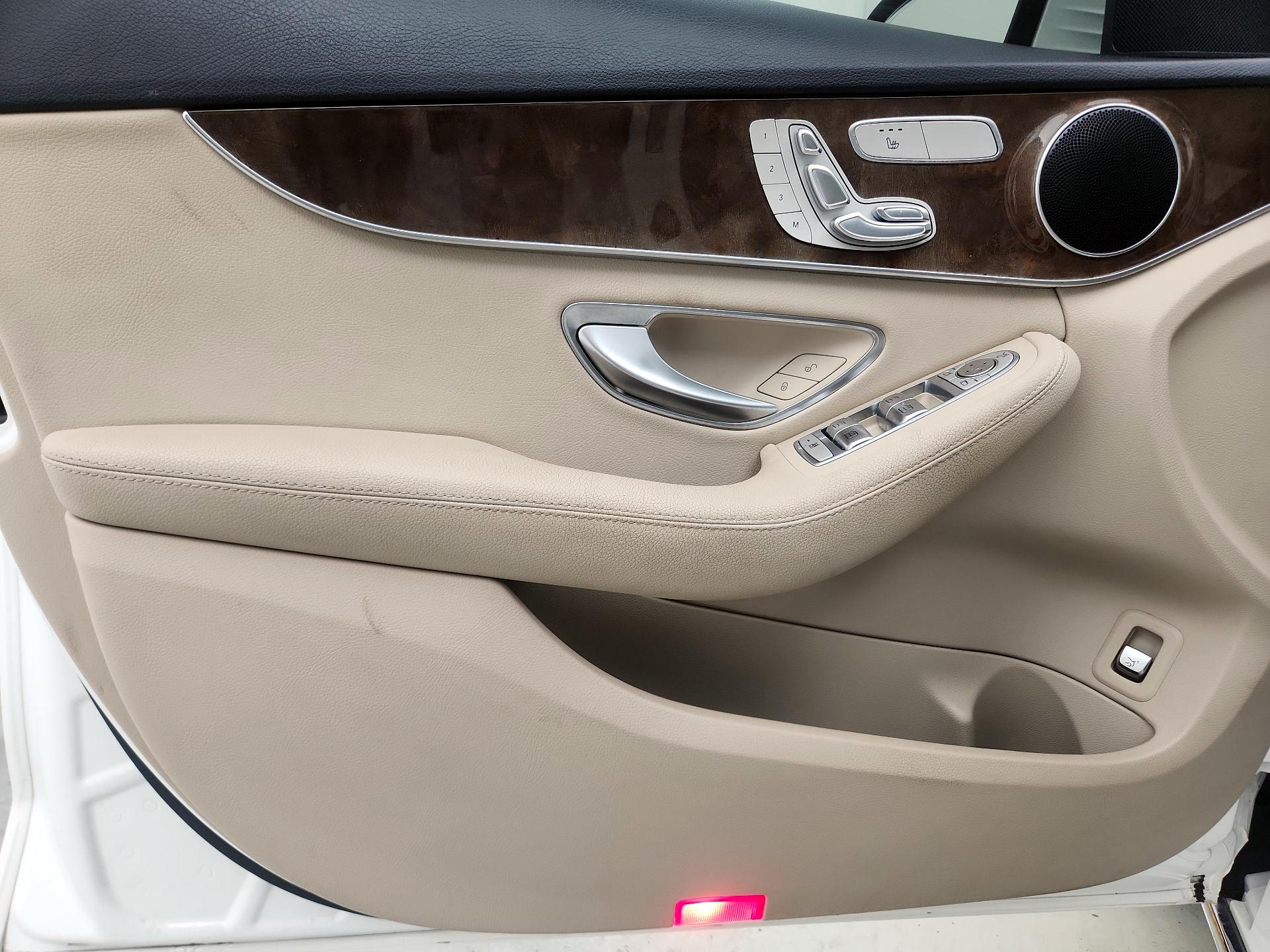Thumbnail: 2017 Mercedes-Benz C-Class - 12