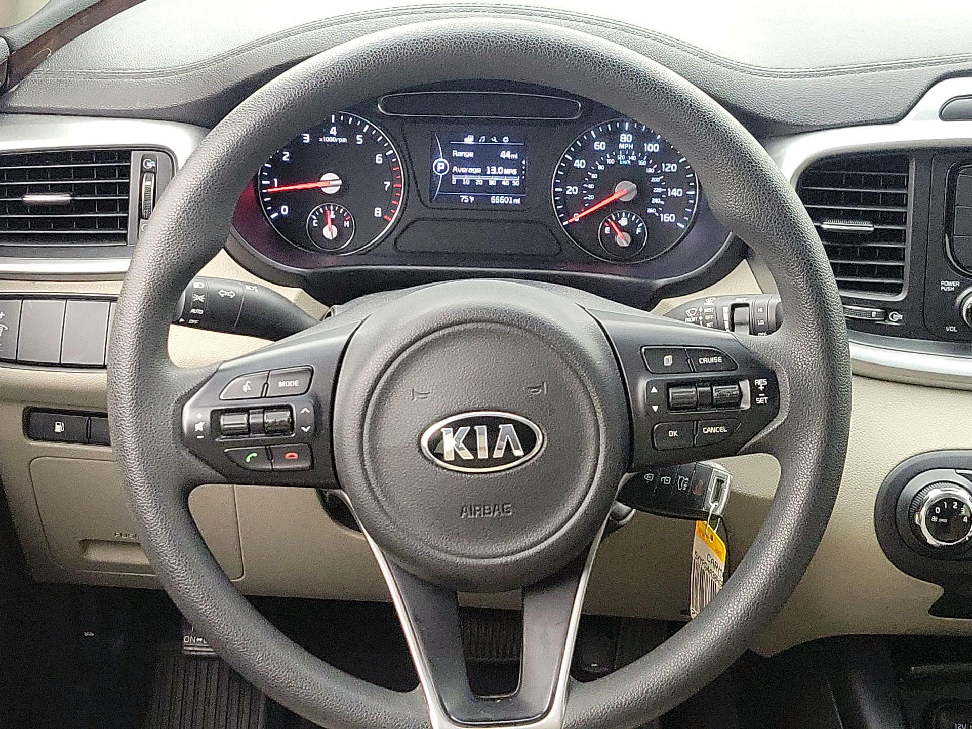 Thumbnail: 2017 Kia Sorento - 10