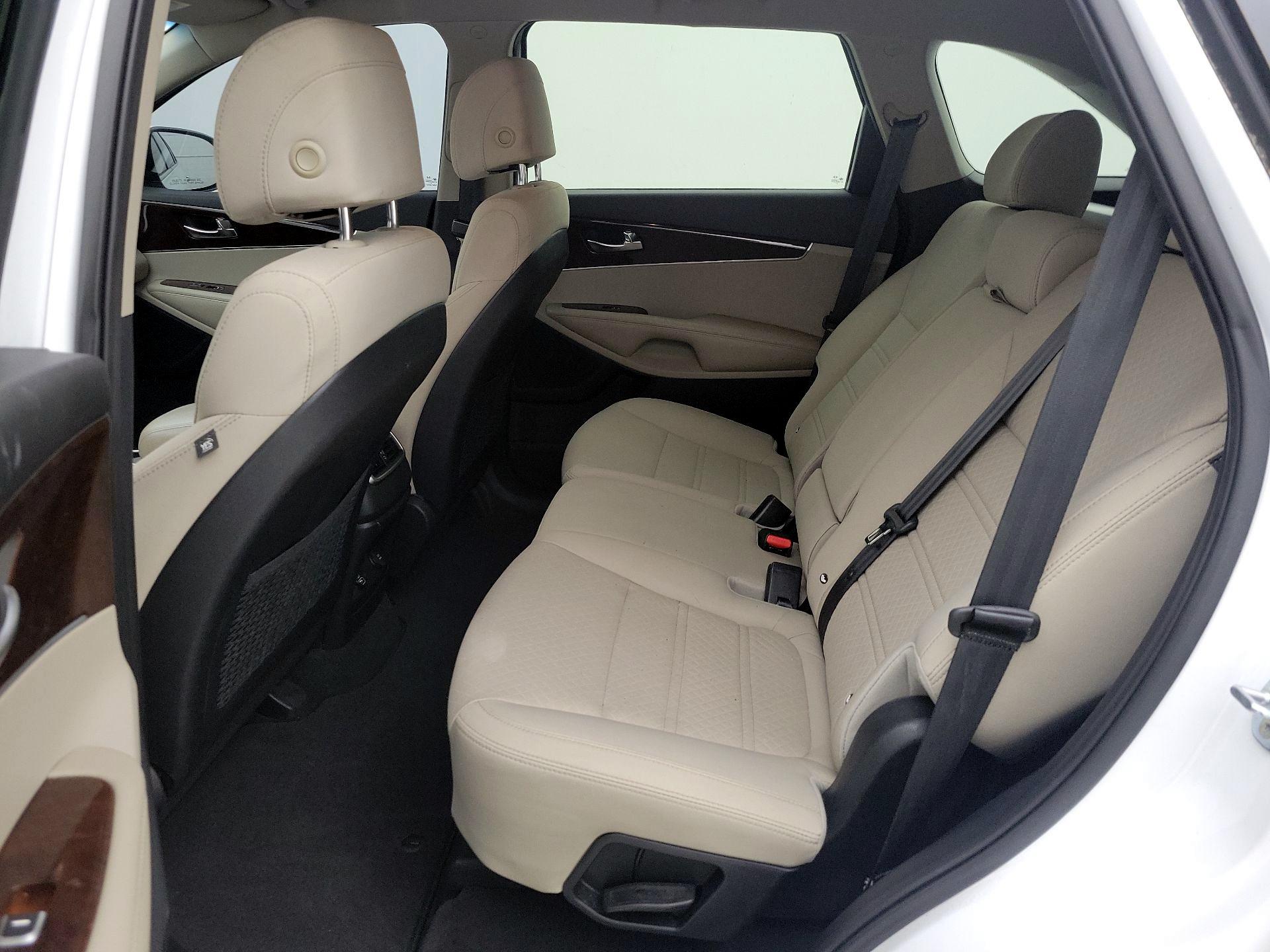 Thumbnail: 2017 Kia Sorento - 19