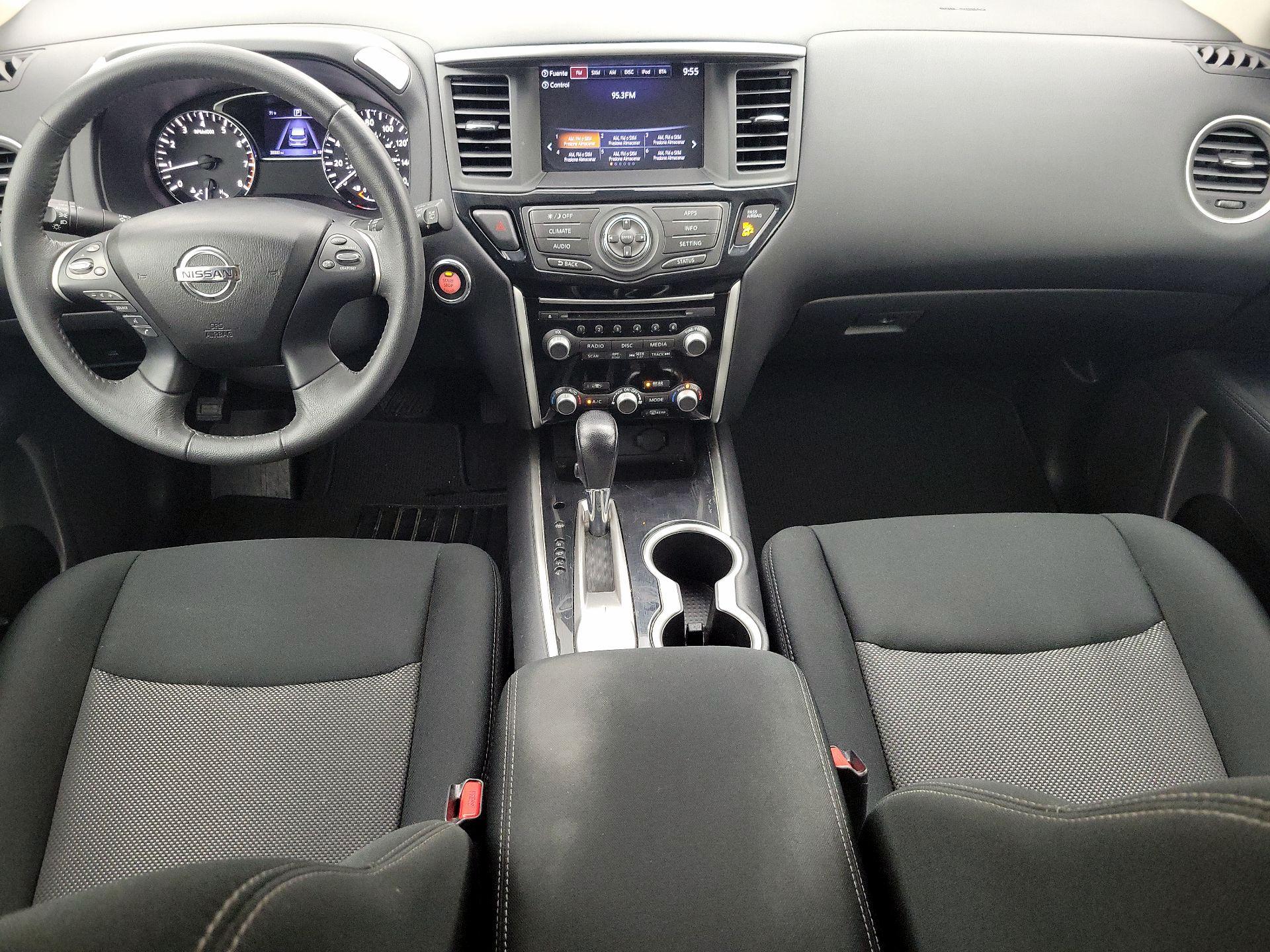 Thumbnail: 2017 Nissan Pathfinder - 9