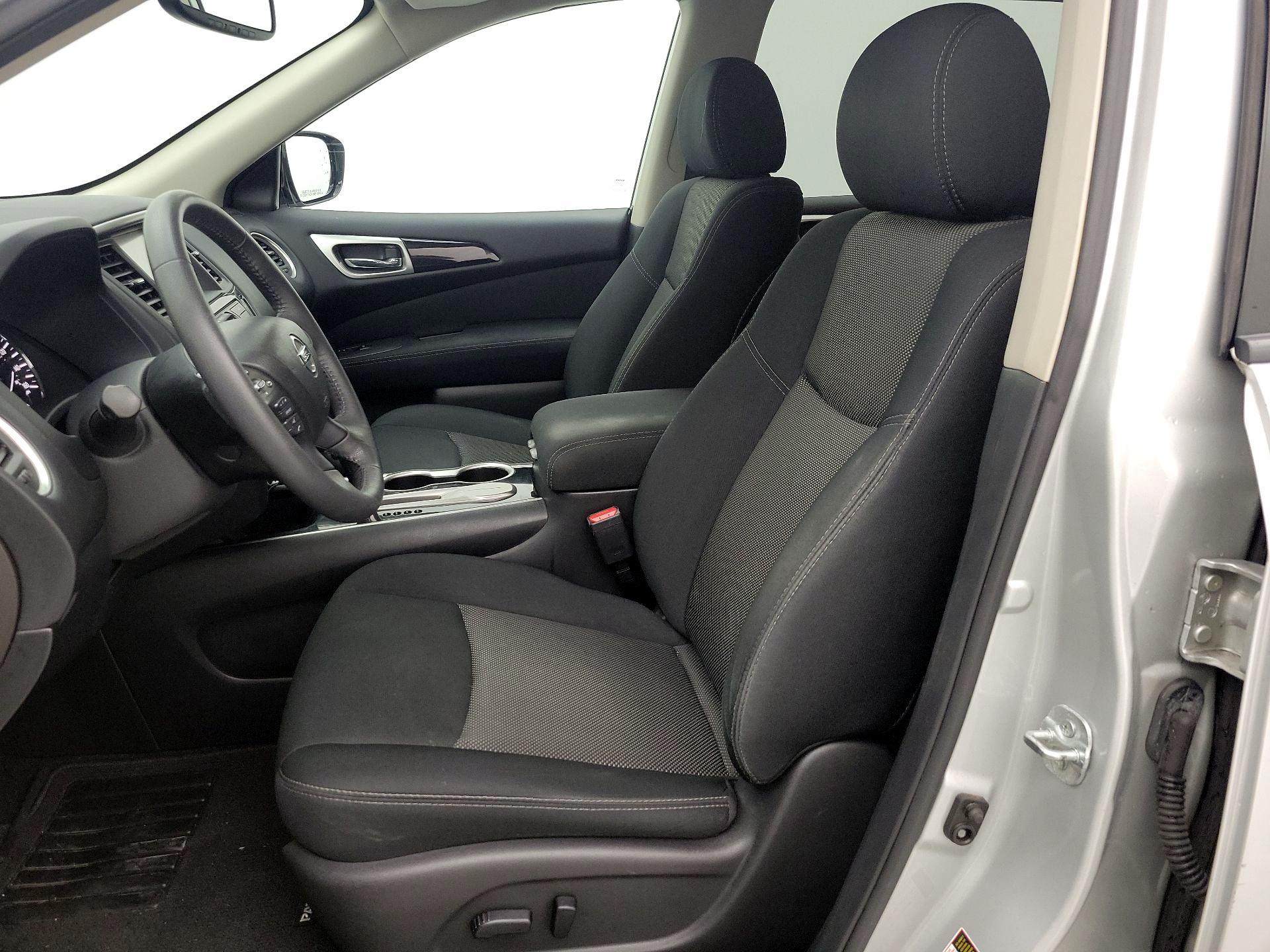 Thumbnail: 2017 Nissan Pathfinder - 11