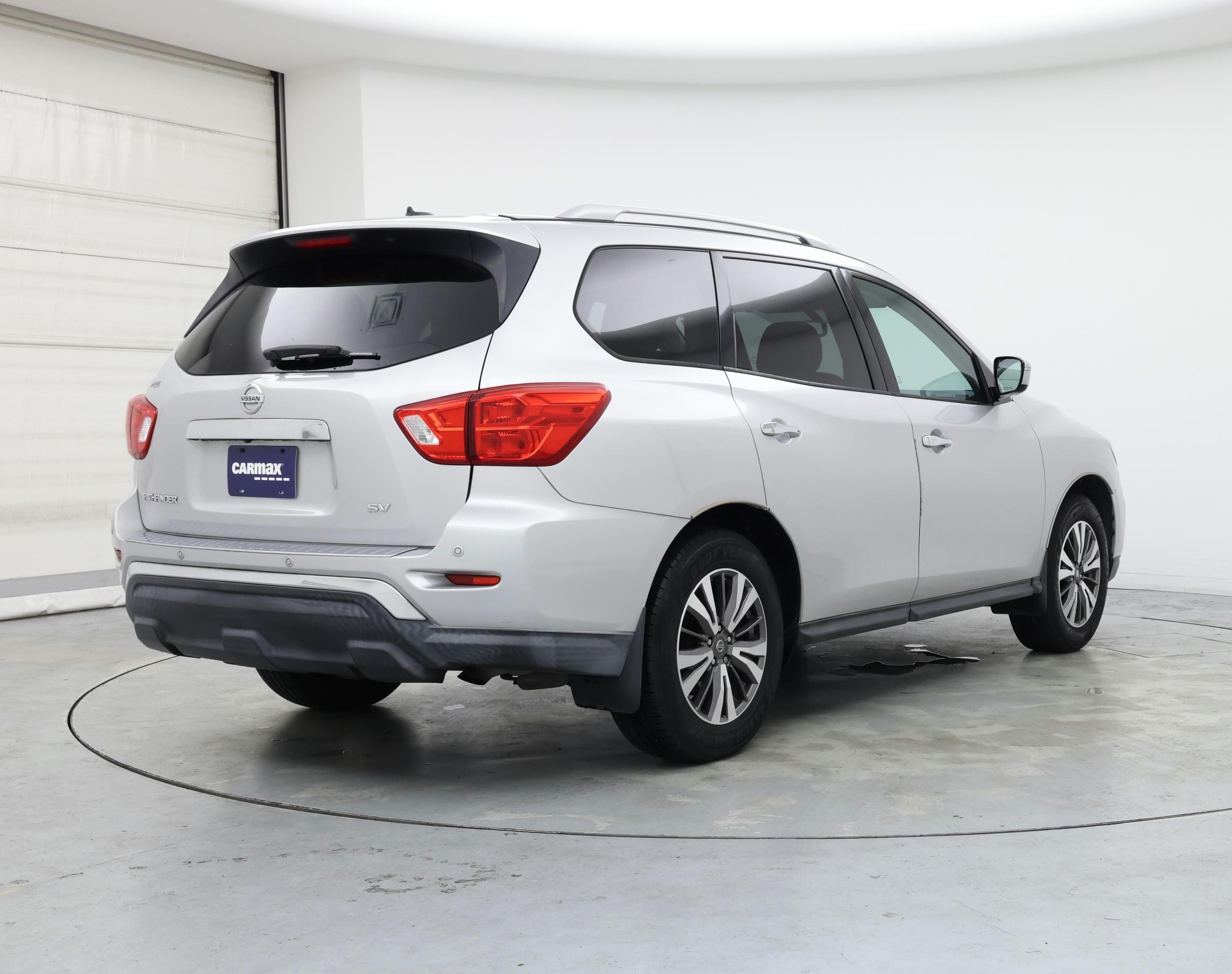 Thumbnail: 2017 Nissan Pathfinder - 8