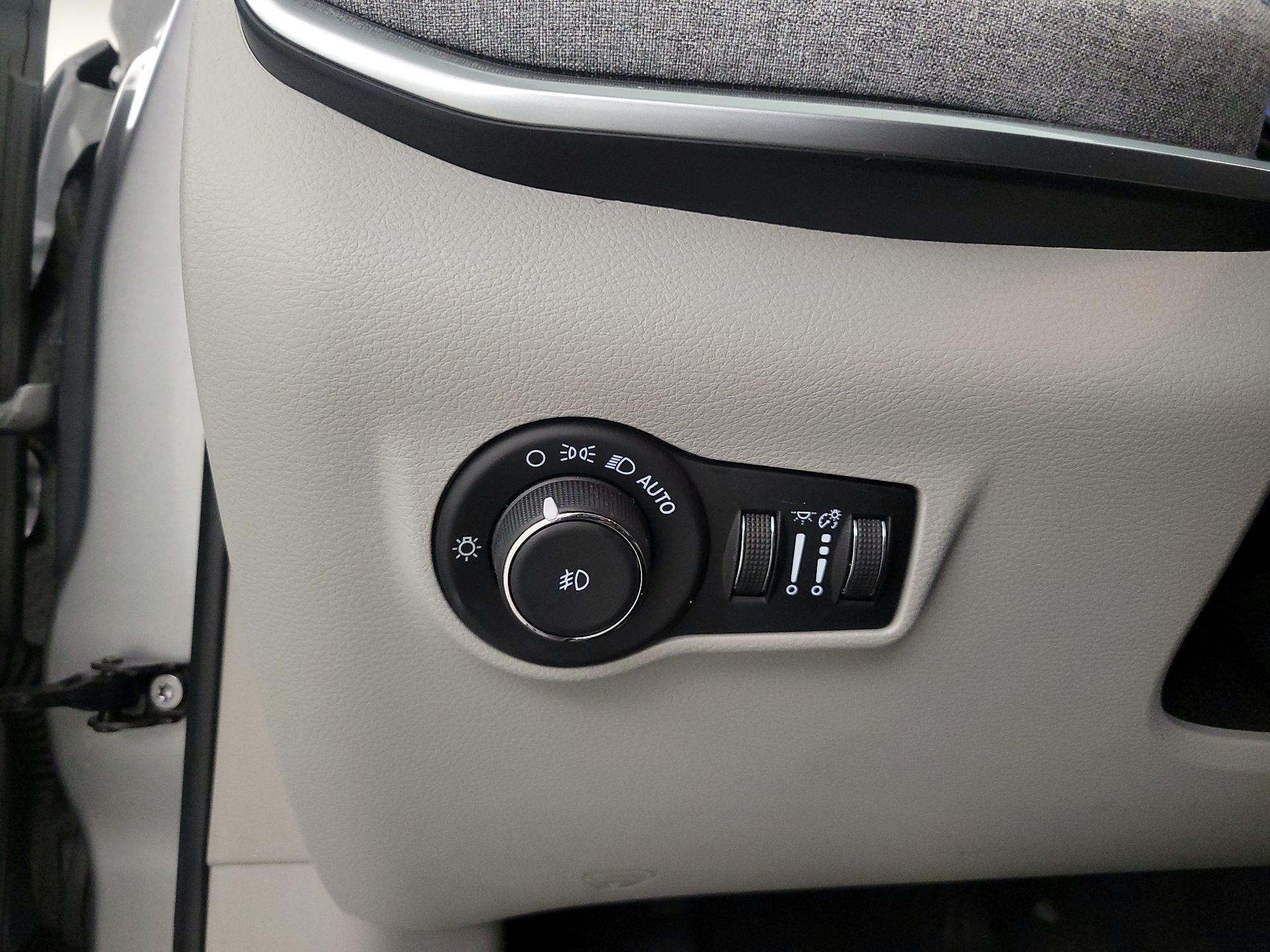 Thumbnail: 2022 Jeep Compass - 11