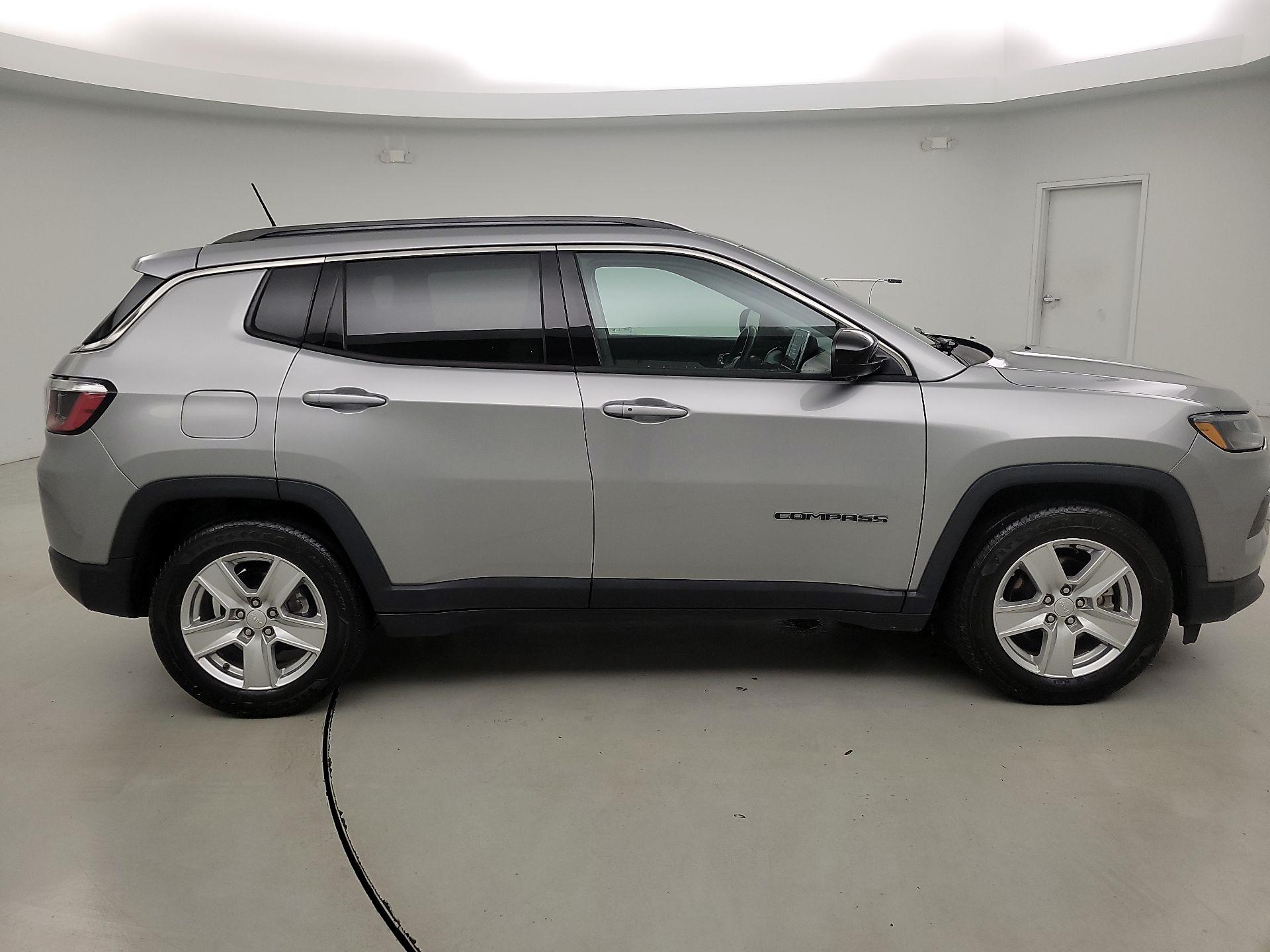Thumbnail: 2022 Jeep Compass - 4