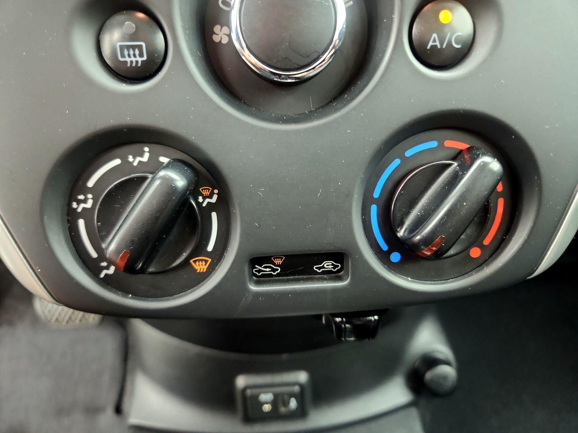 Thumbnail: 2018 Nissan Versa - 15