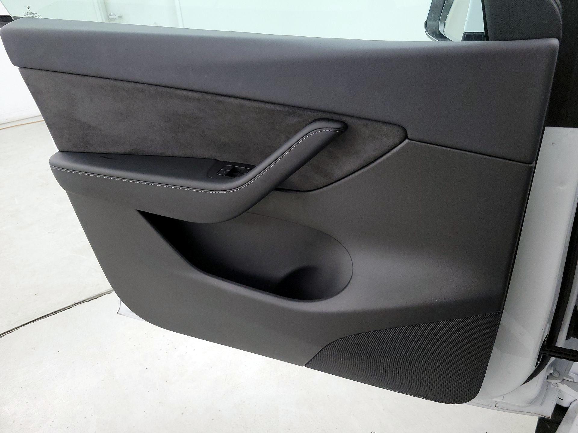 Thumbnail: 2022 Tesla Model Y - 12