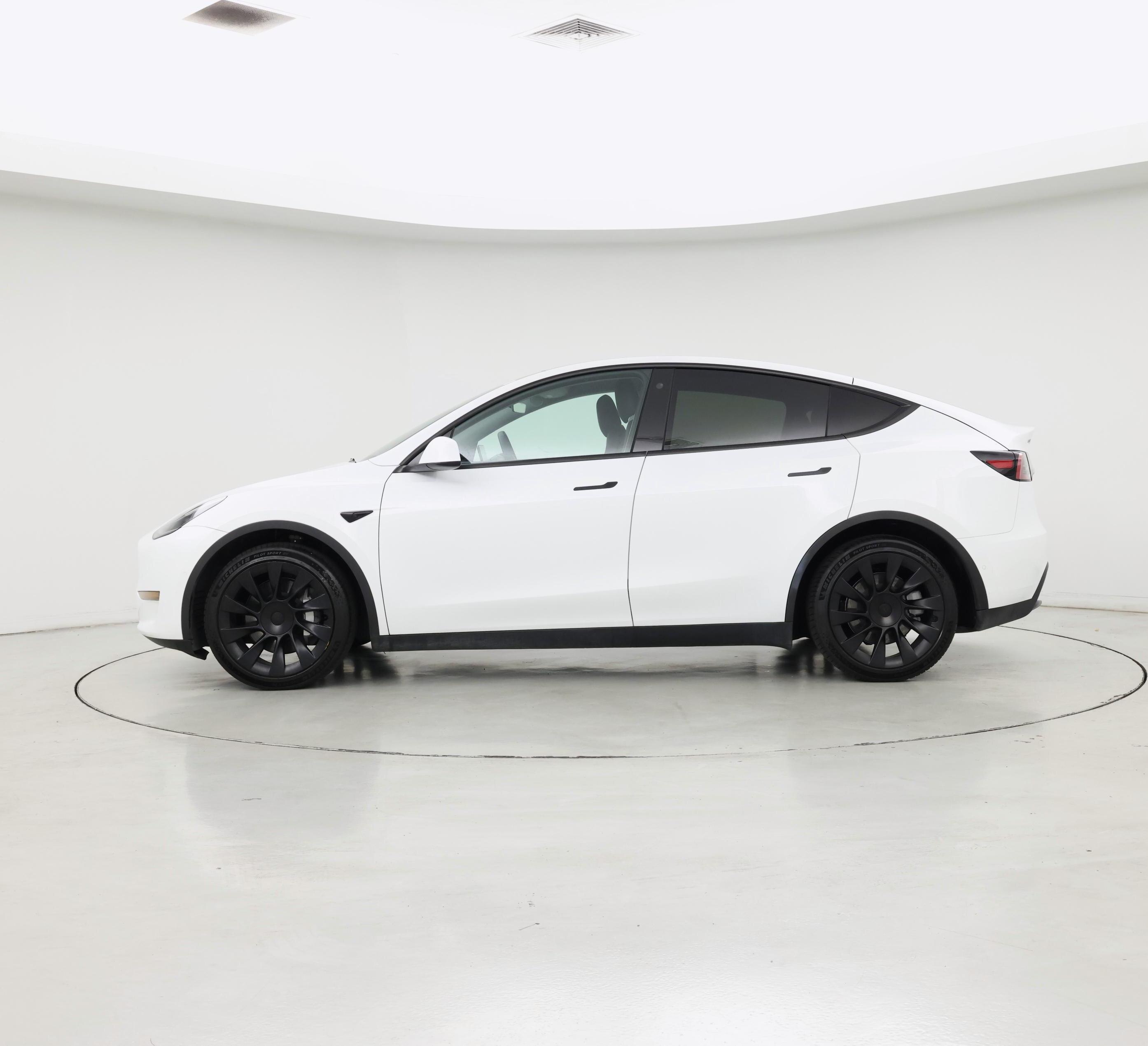 Thumbnail: 2022 Tesla Model Y - 3