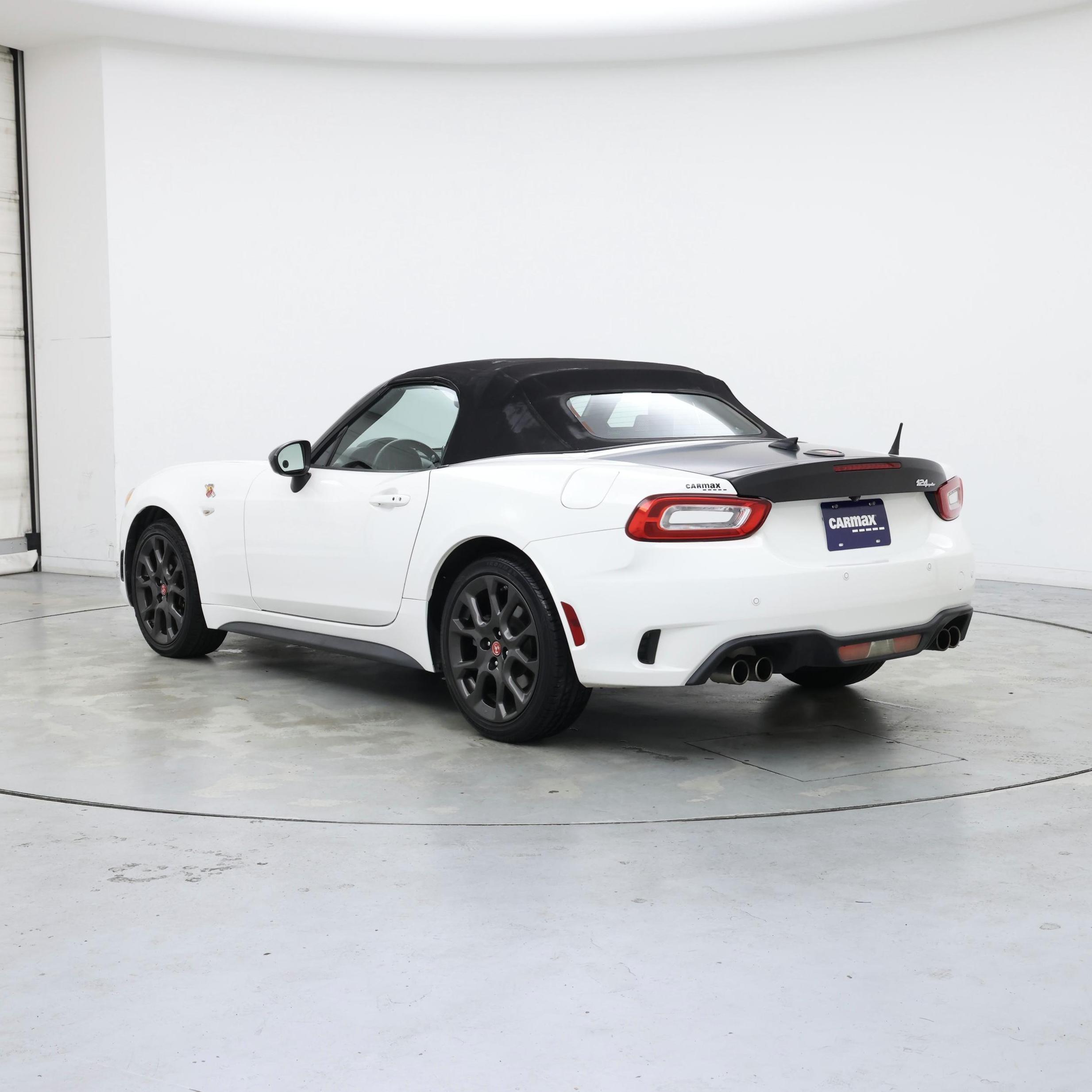 Thumbnail: 2018 Fiat 124 Spider - 2