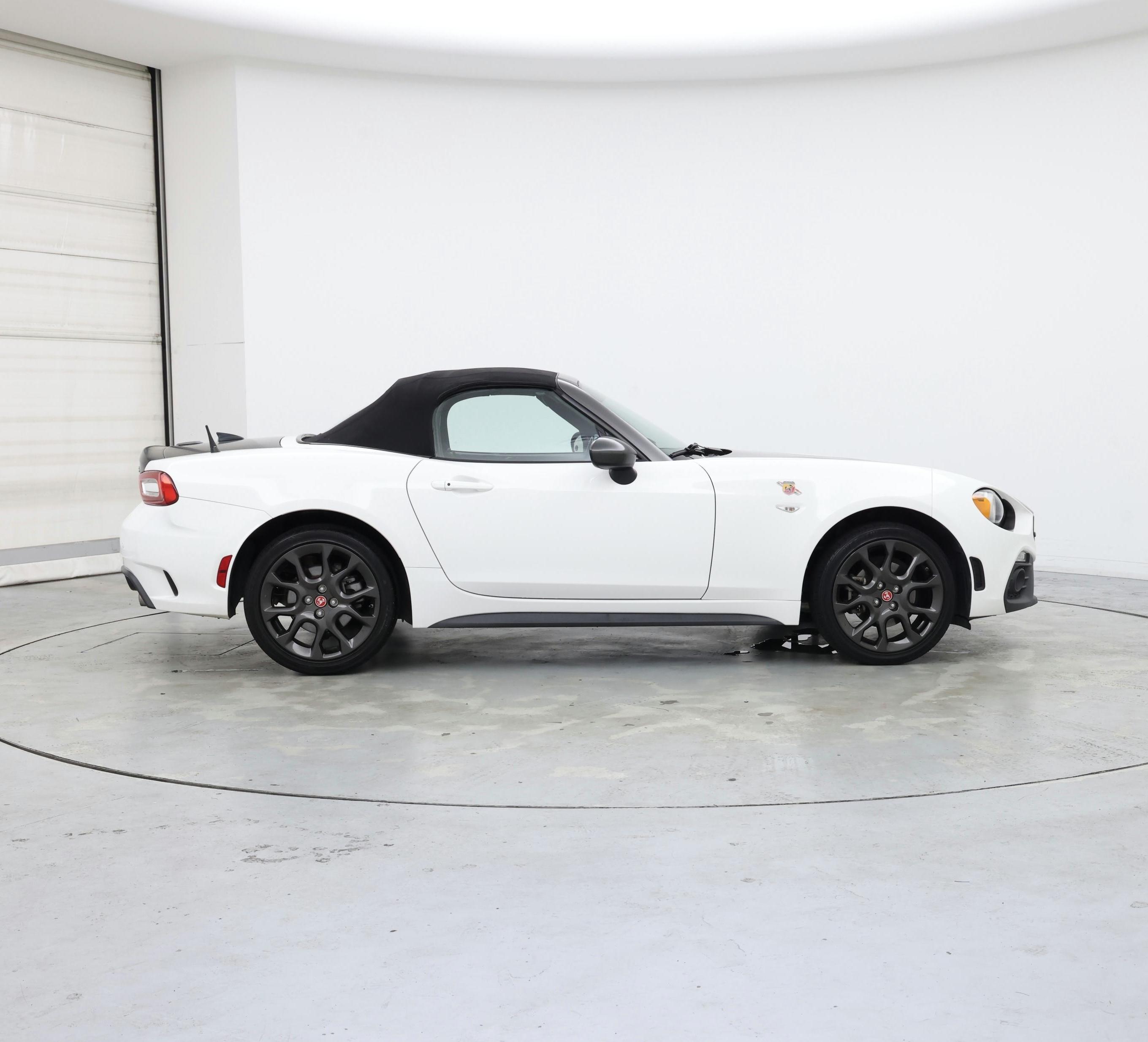 Thumbnail: 2018 Fiat 124 Spider - 7
