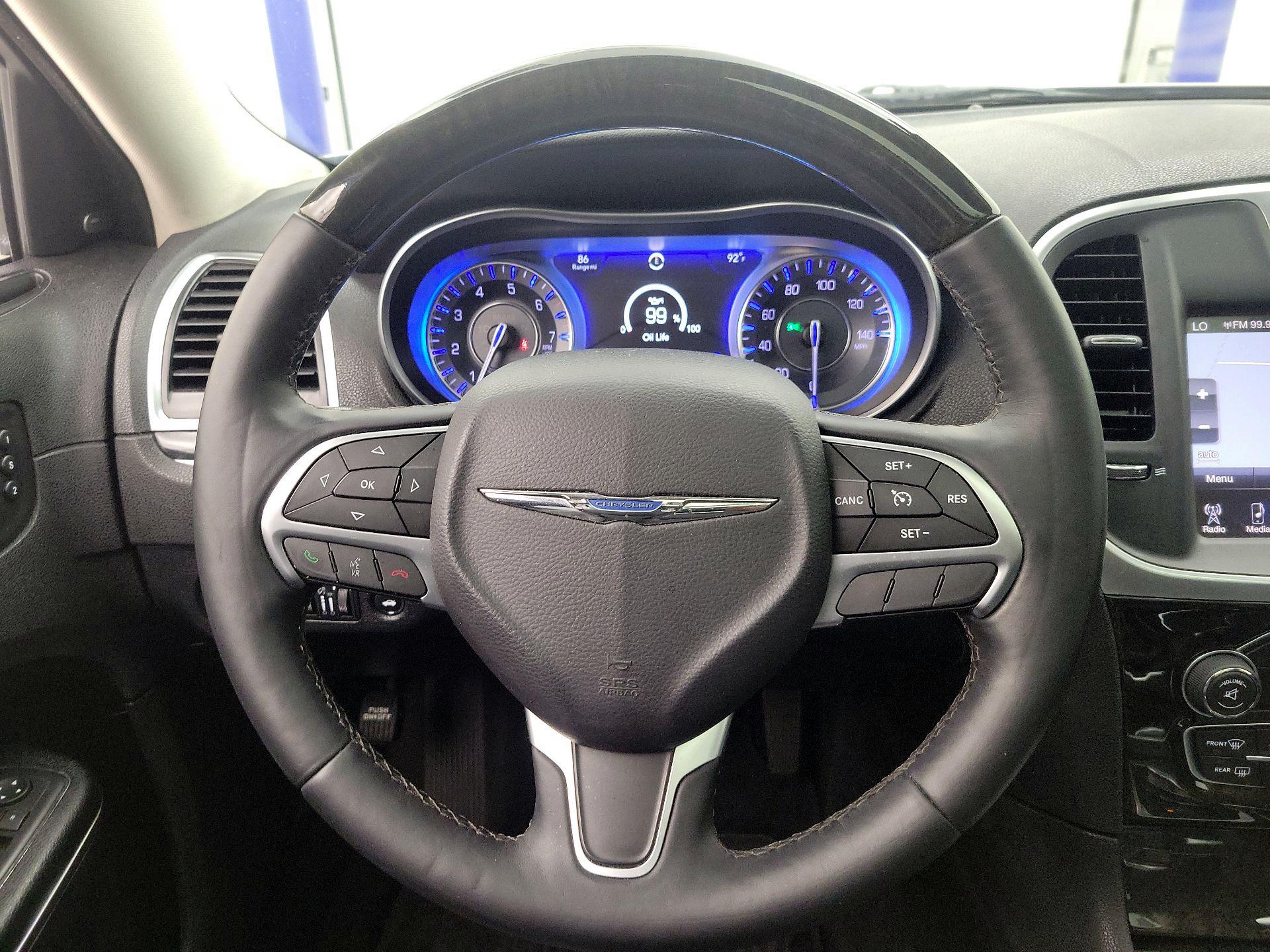 Thumbnail: 2016 Chrysler 300 - 10