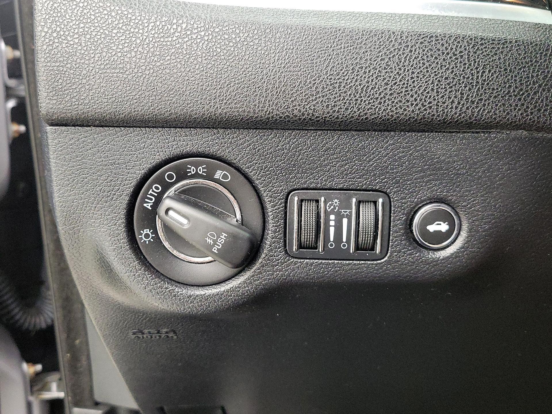 Thumbnail: 2016 Chrysler 300 - 13