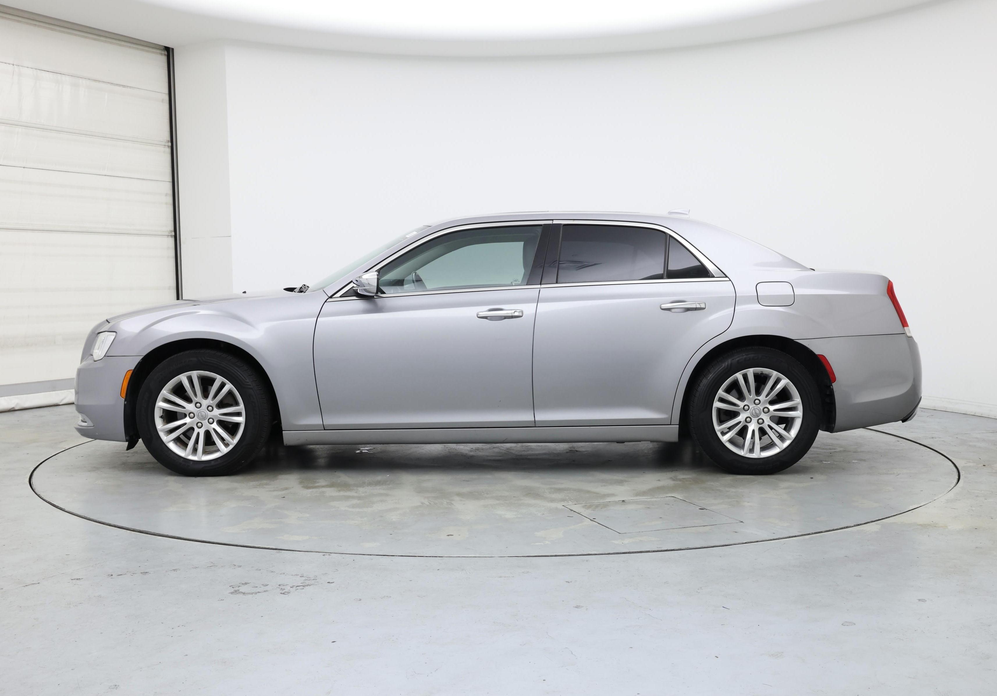 Thumbnail: 2016 Chrysler 300 - 3