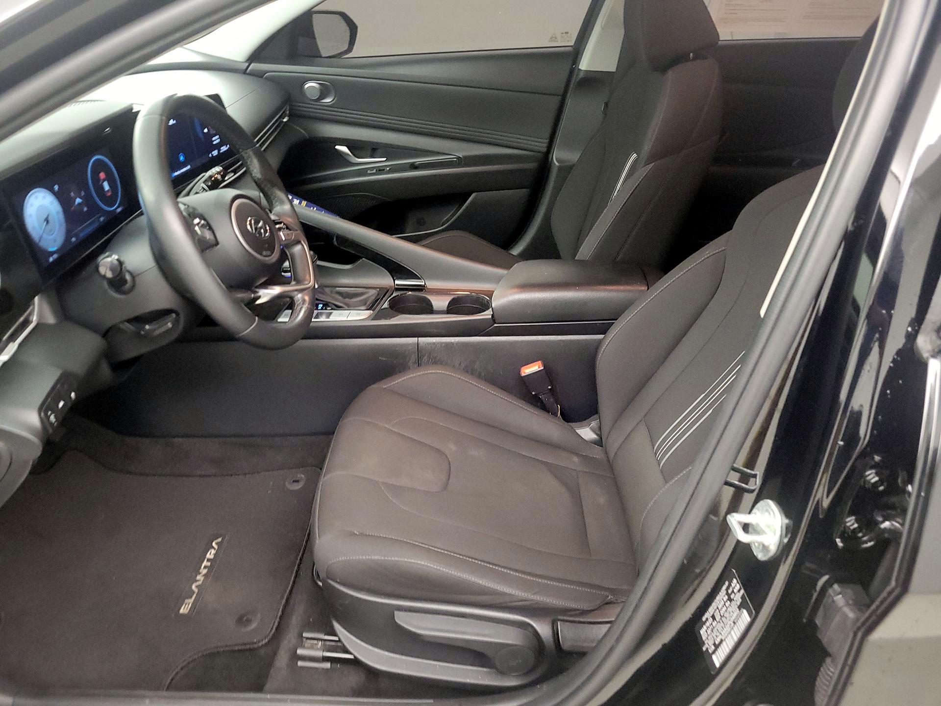 Thumbnail: 2023 Hyundai Elantra - 11