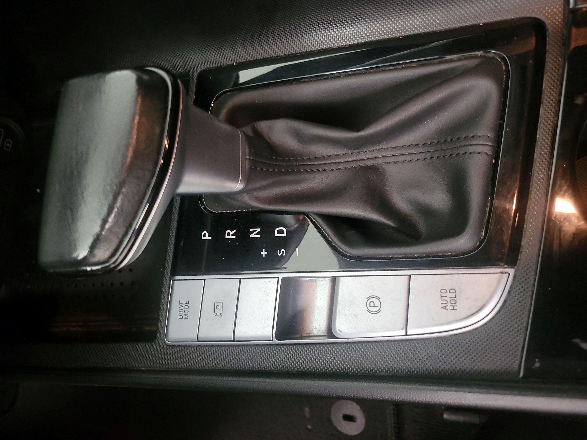 Thumbnail: 2023 Hyundai Elantra - 18