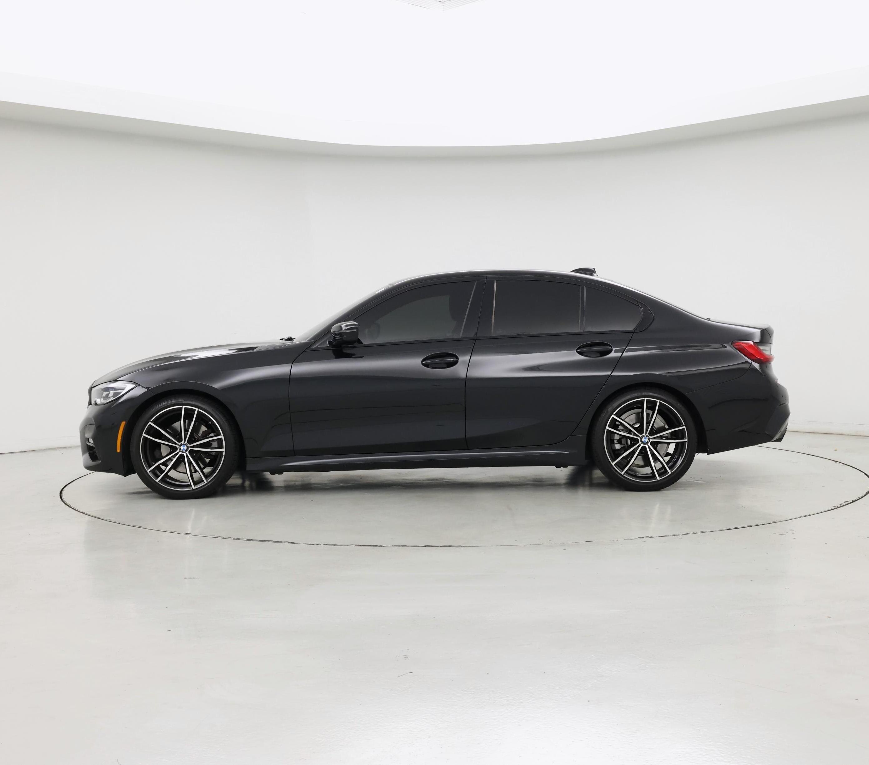 Thumbnail: 2021 BMW 3 Series - 3