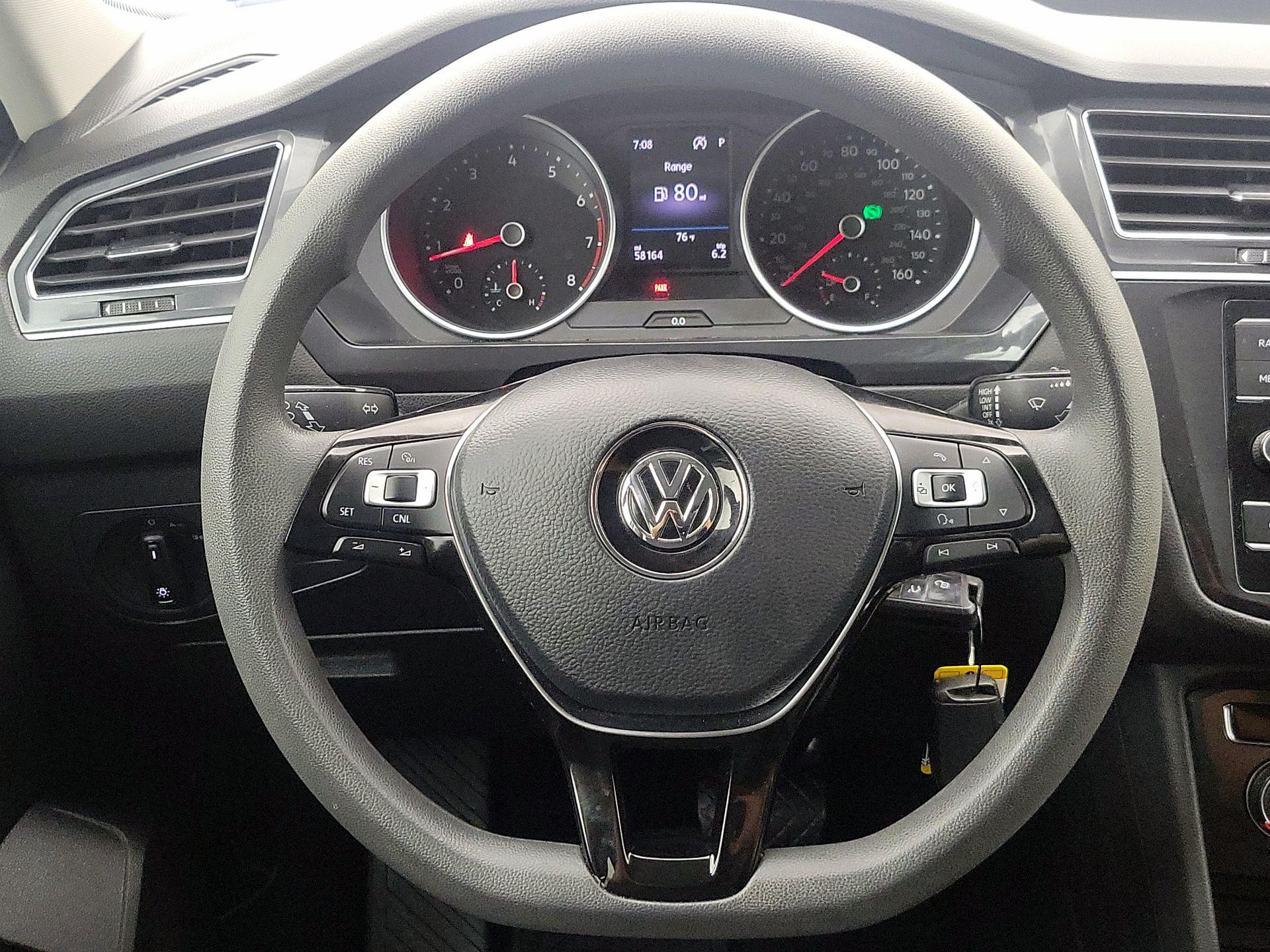 Thumbnail: 2018 Volkswagen Tiguan - 10