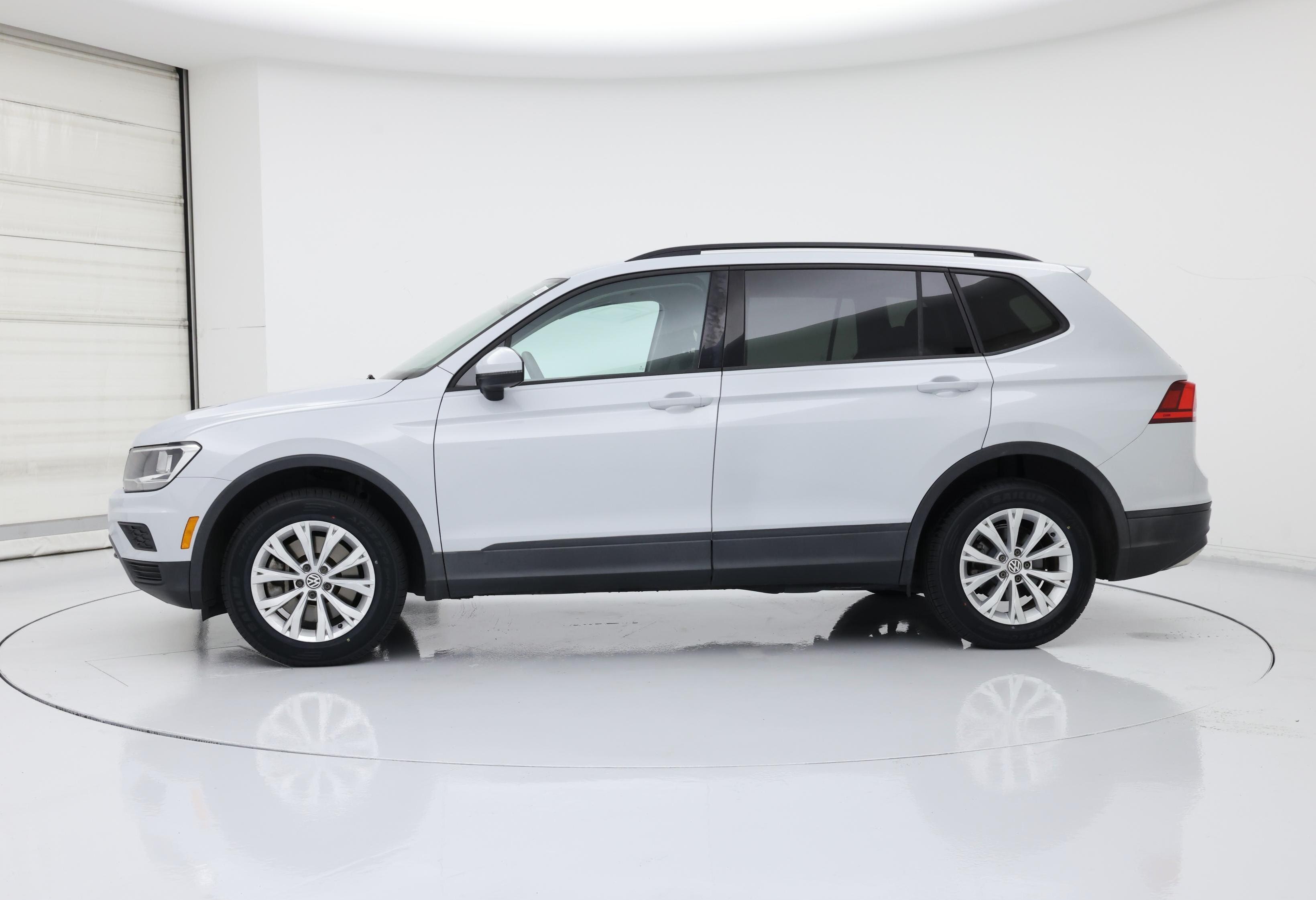 Thumbnail: 2018 Volkswagen Tiguan - 3
