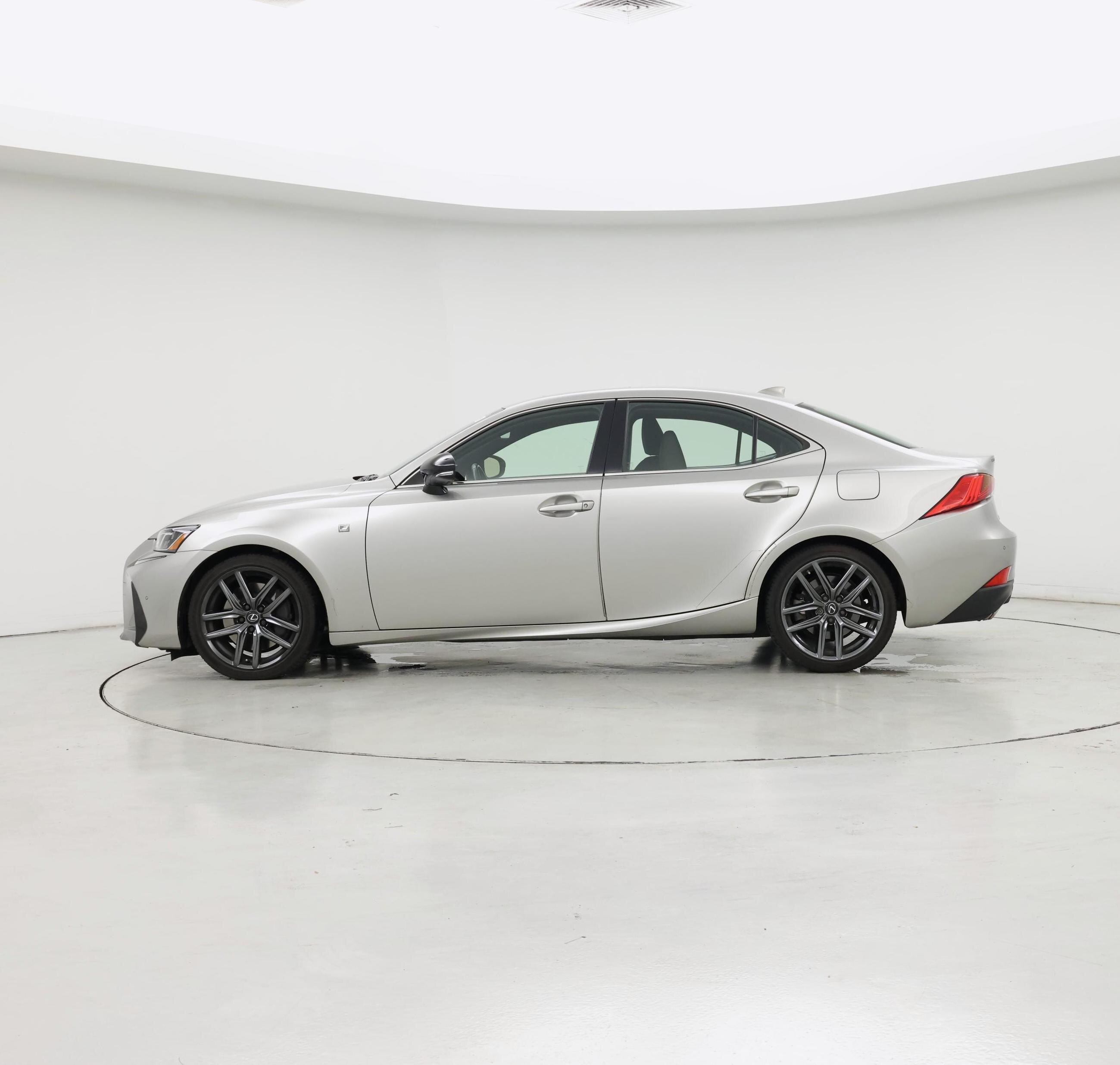 Thumbnail: 2019 Lexus IS - 3