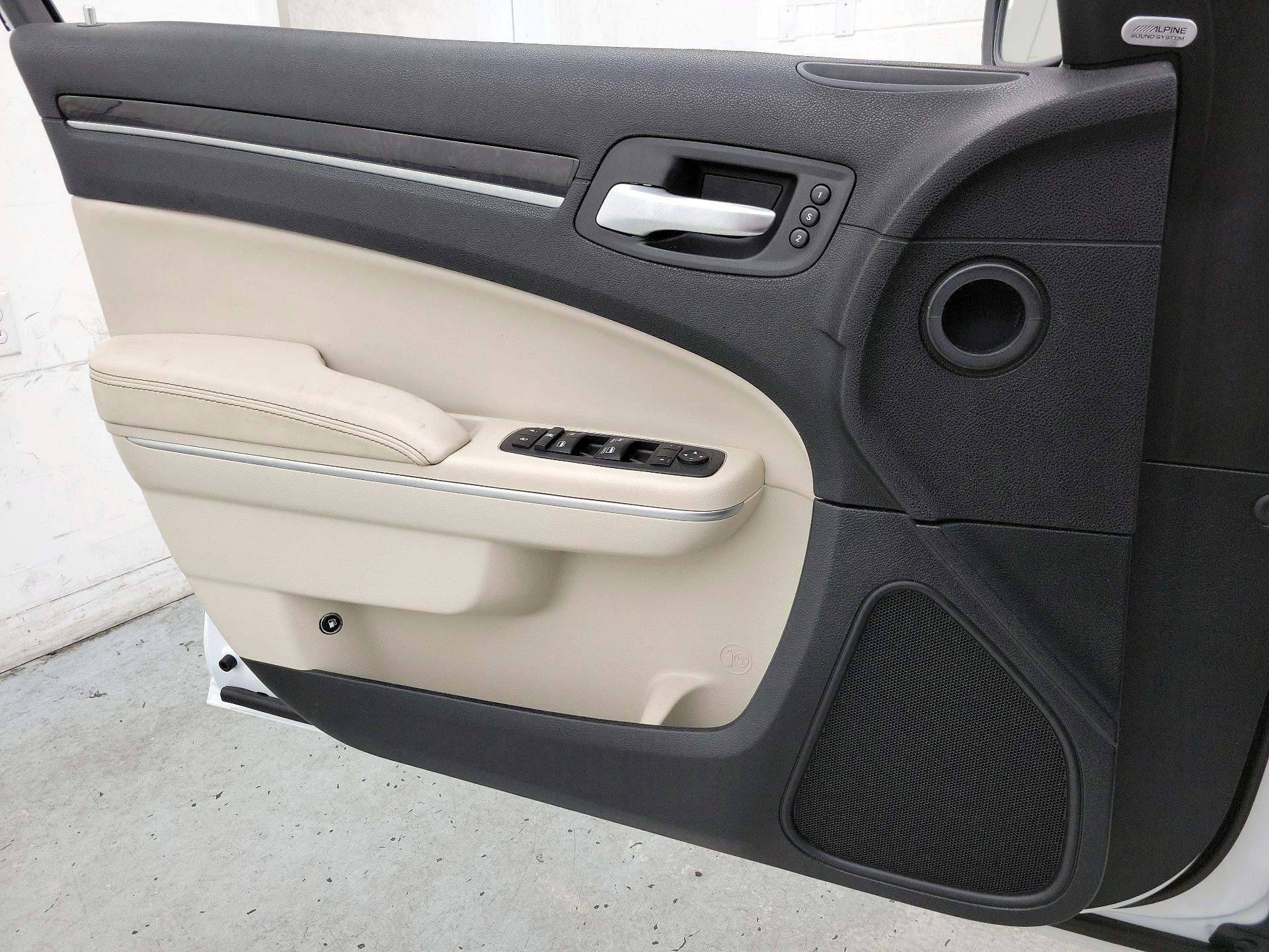 Thumbnail: 2015 Chrysler 300 - 12