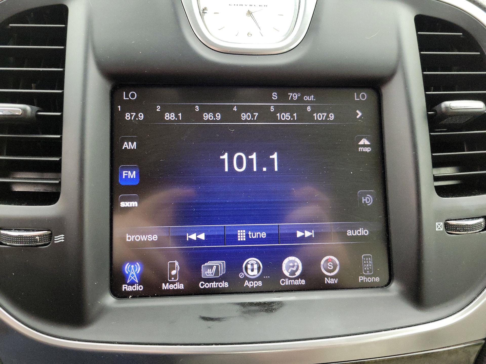 Thumbnail: 2015 Chrysler 300 - 16