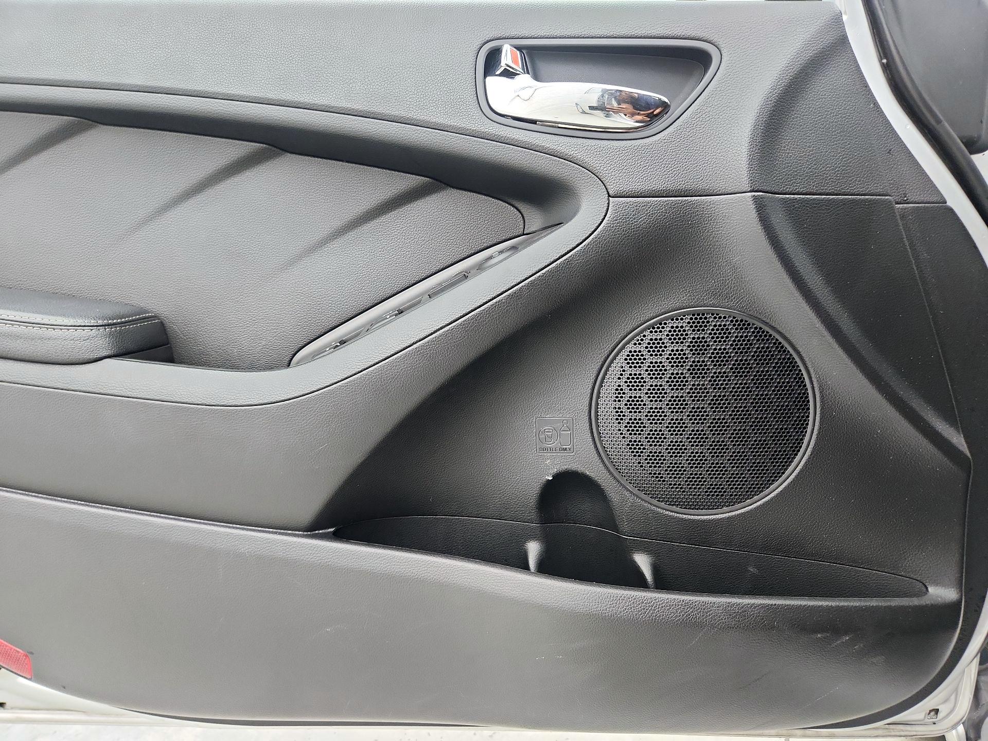 Thumbnail: 2015 Kia Forte - 12
