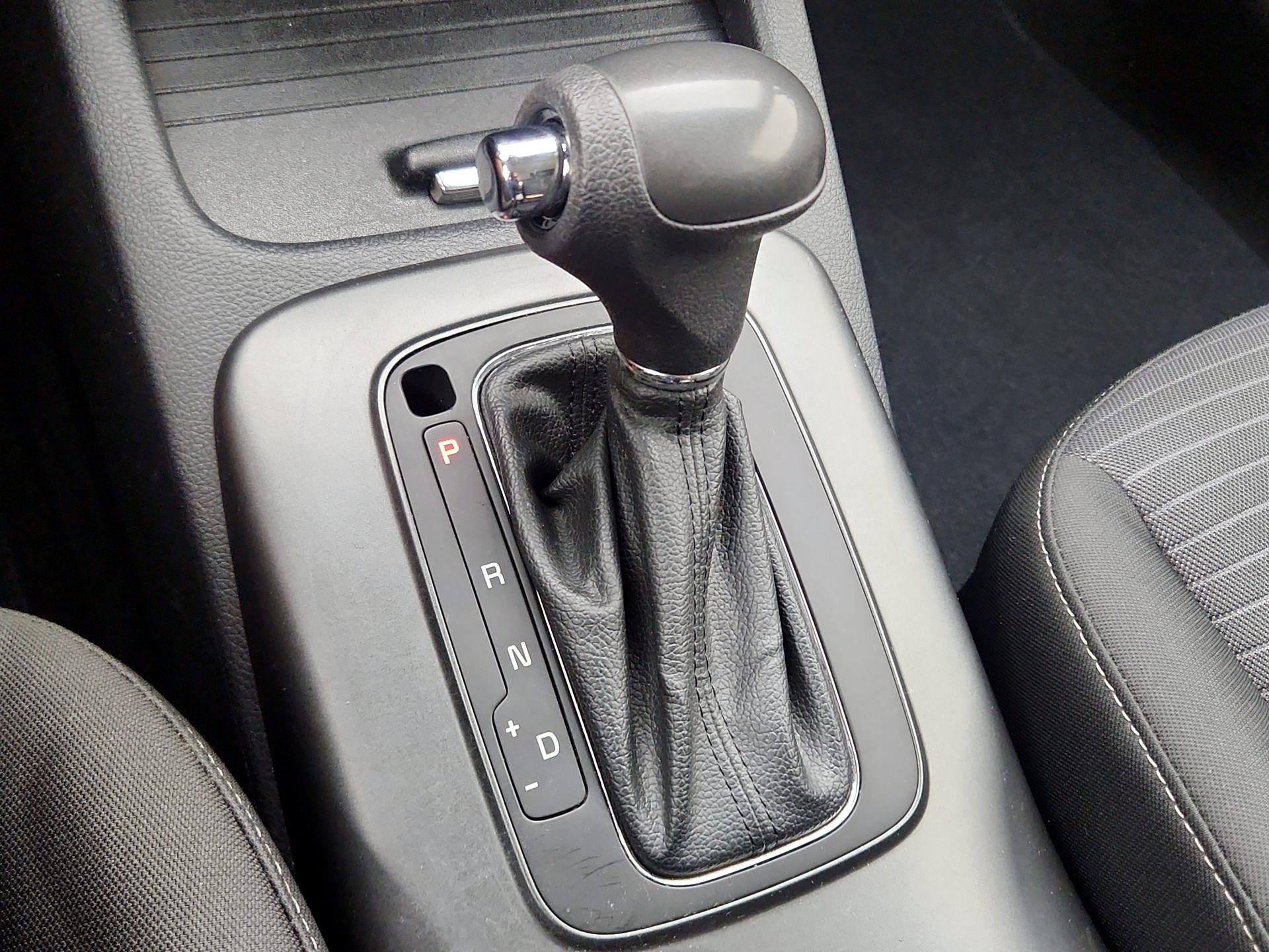 Thumbnail: 2015 Kia Forte - 16