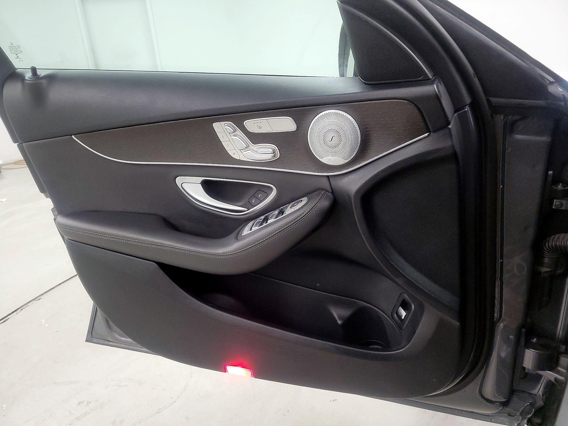Thumbnail: 2020 Mercedes-Benz C-Class - 10