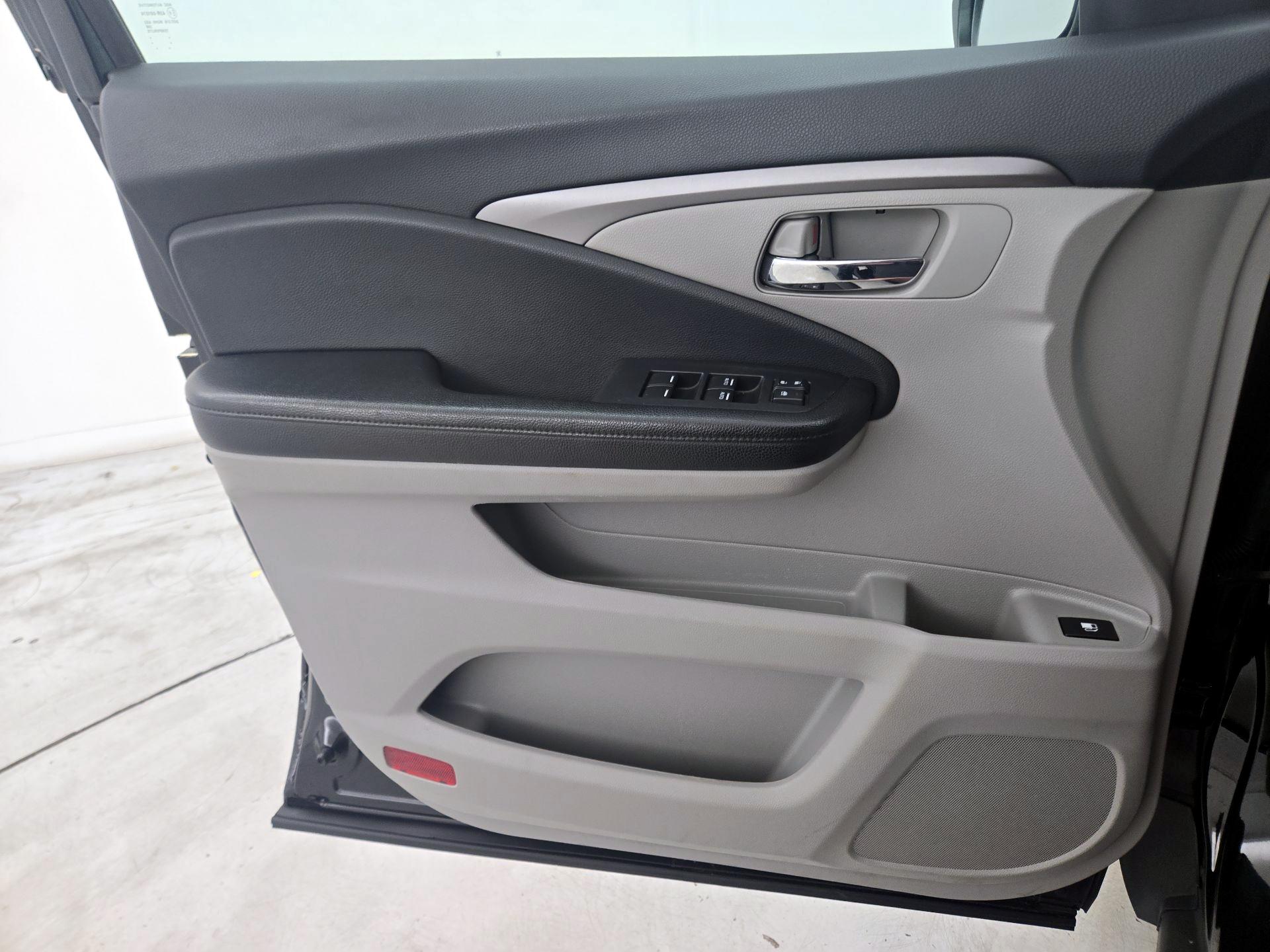 Thumbnail: 2020 Honda Pilot - 12
