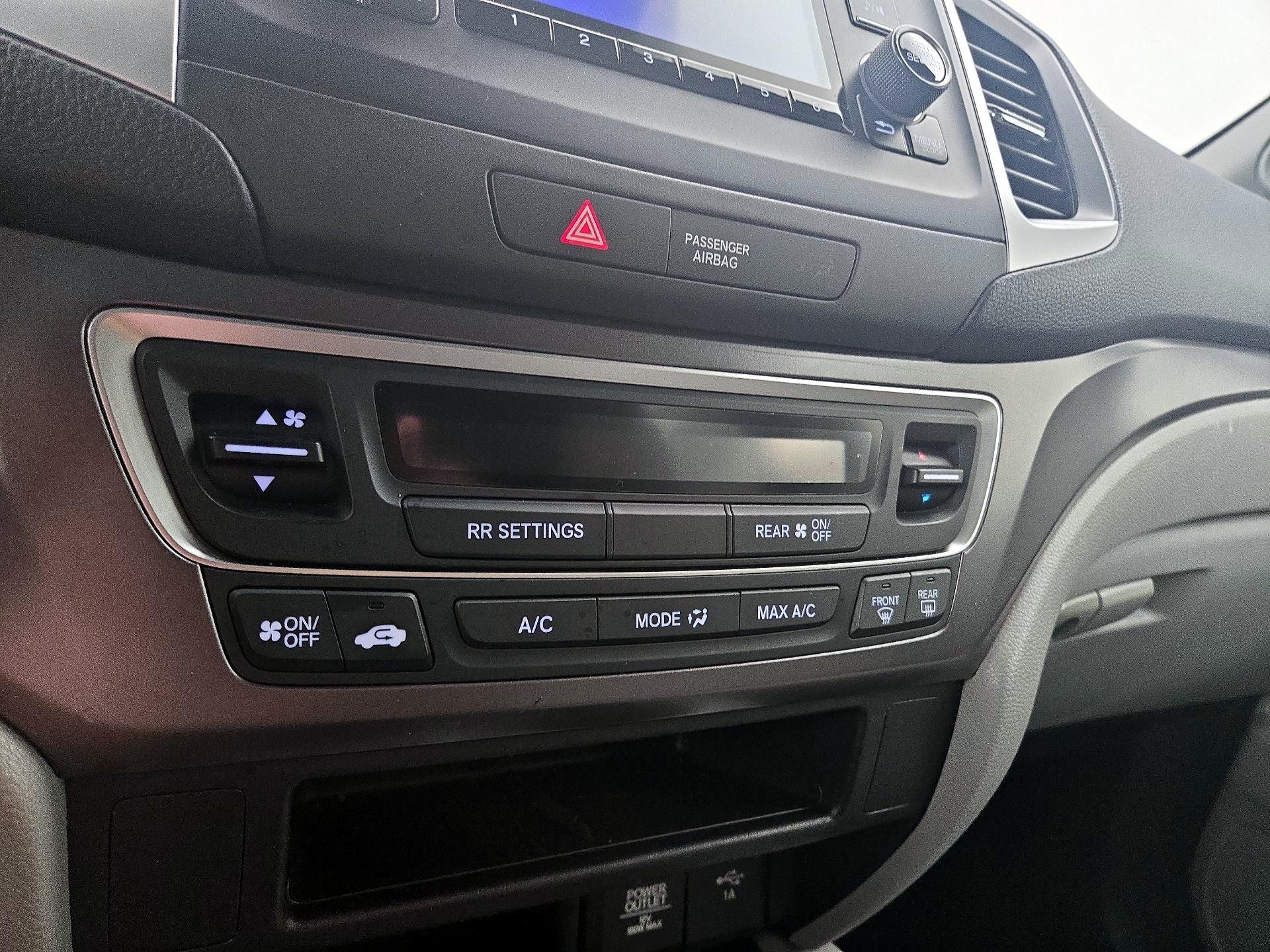 Thumbnail: 2020 Honda Pilot - 16