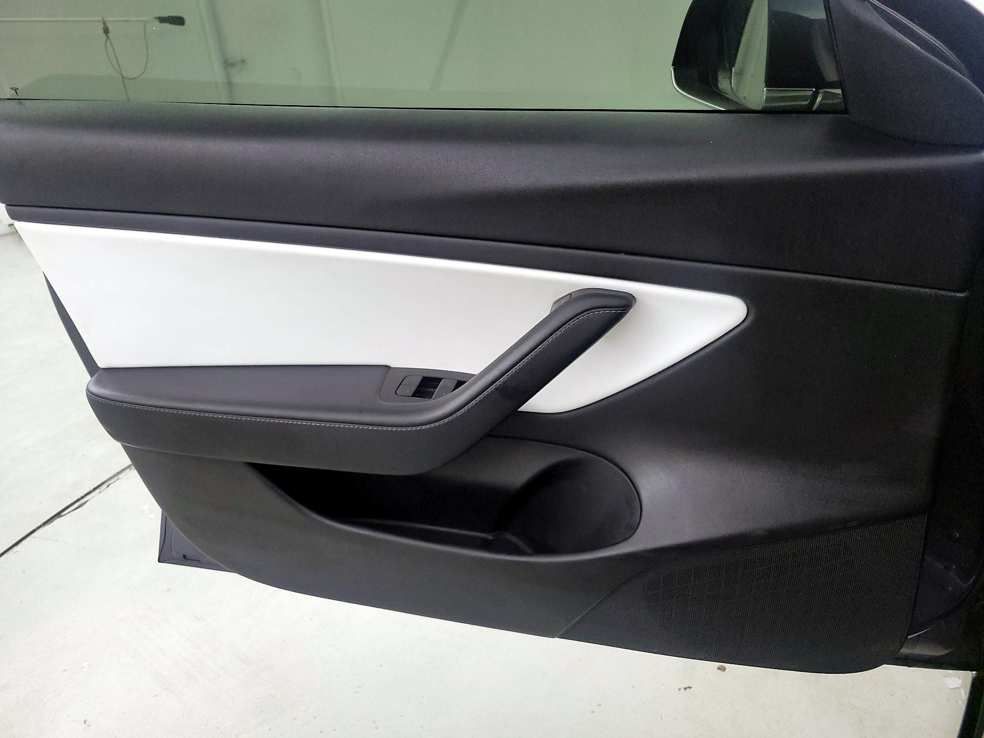 Thumbnail: 2020 Tesla Model 3 - 10
