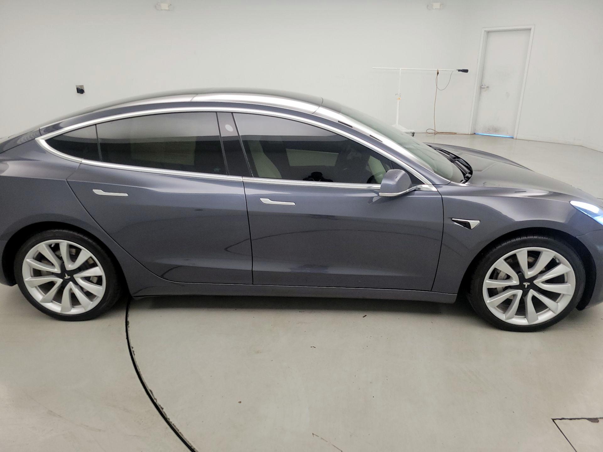 Thumbnail: 2020 Tesla Model 3 - 4