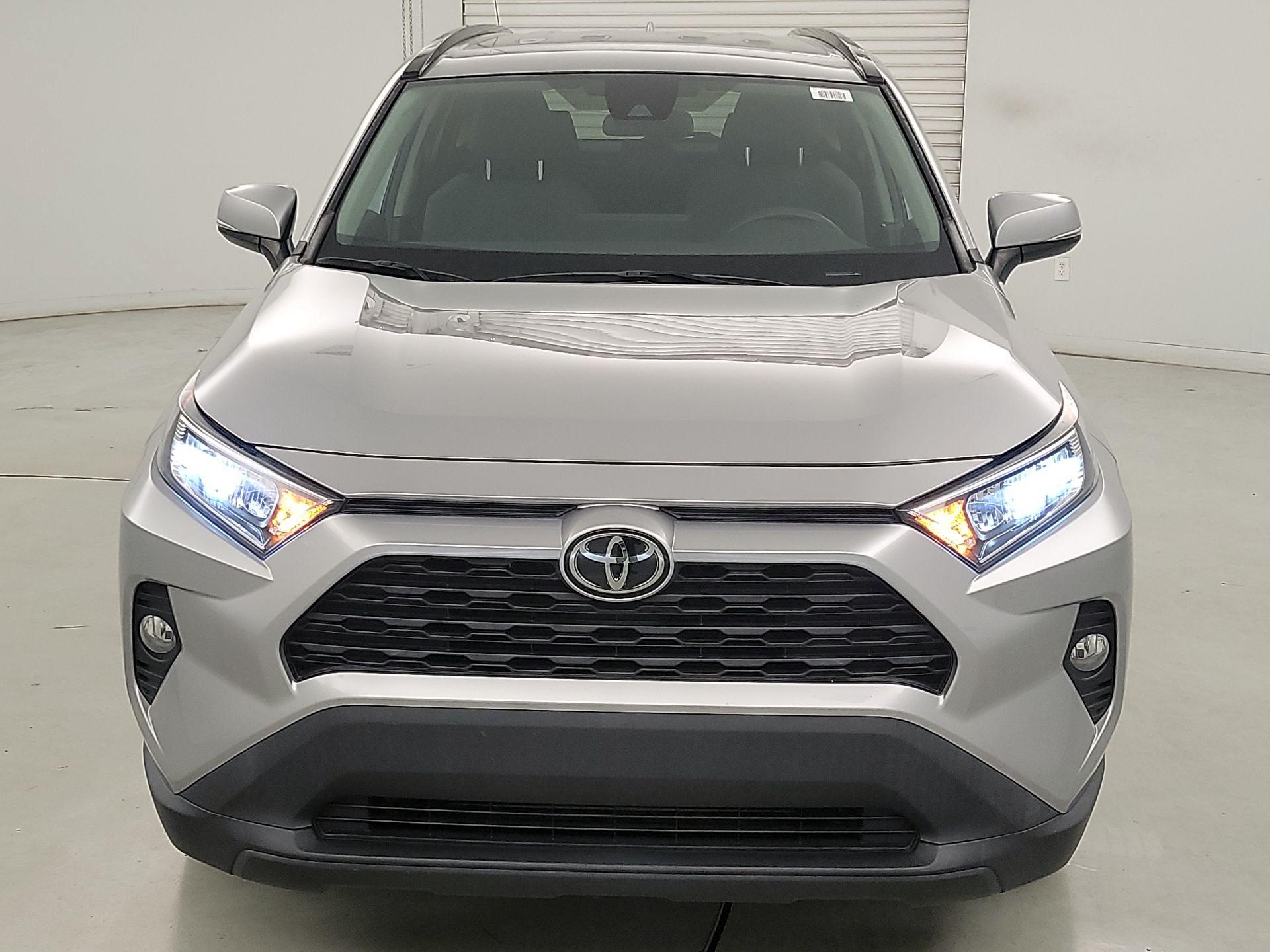 Thumbnail: 2020 Toyota RAV4 - 2