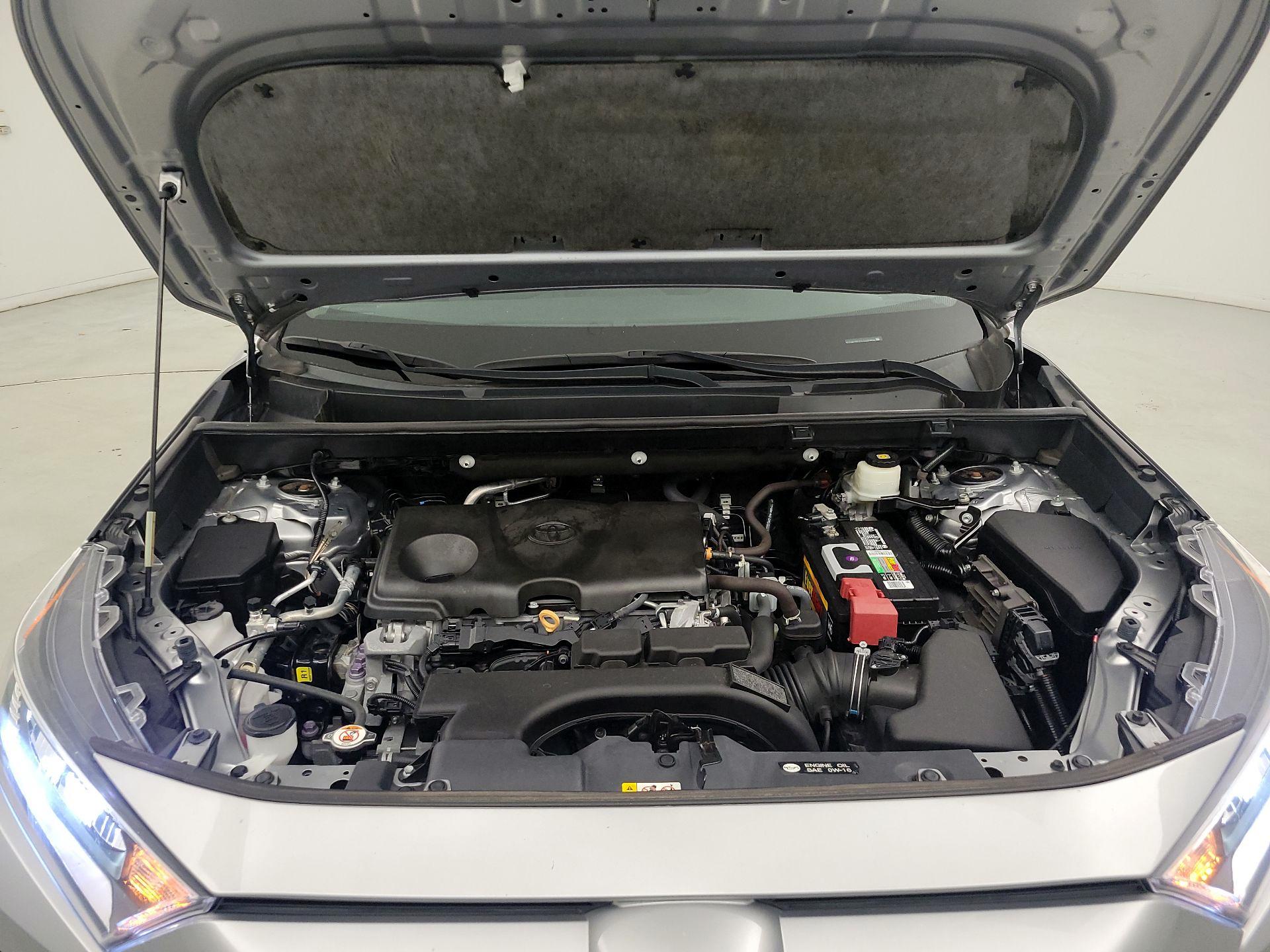 Thumbnail: 2020 Toyota RAV4 - 19