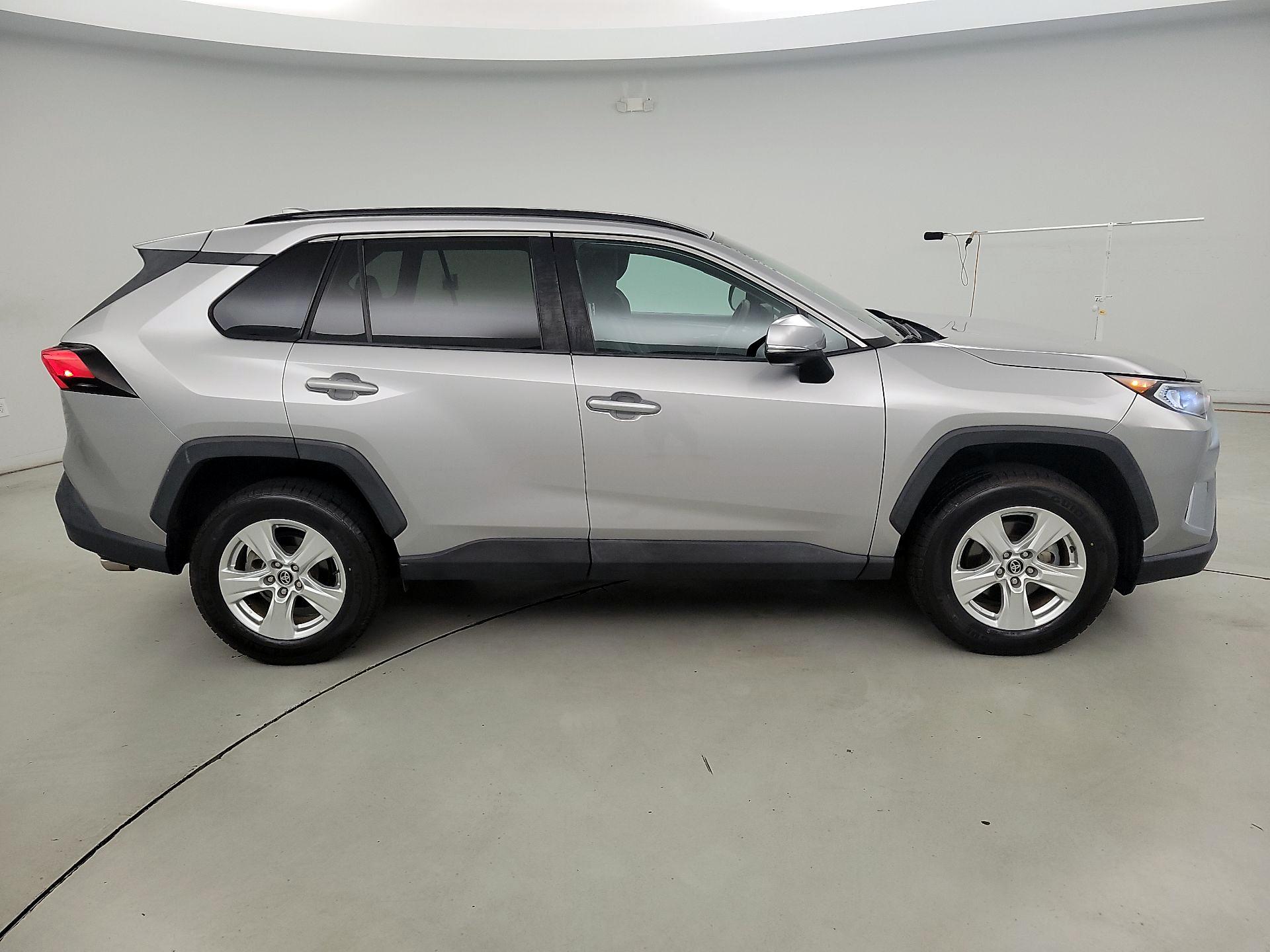 Thumbnail: 2020 Toyota RAV4 - 4