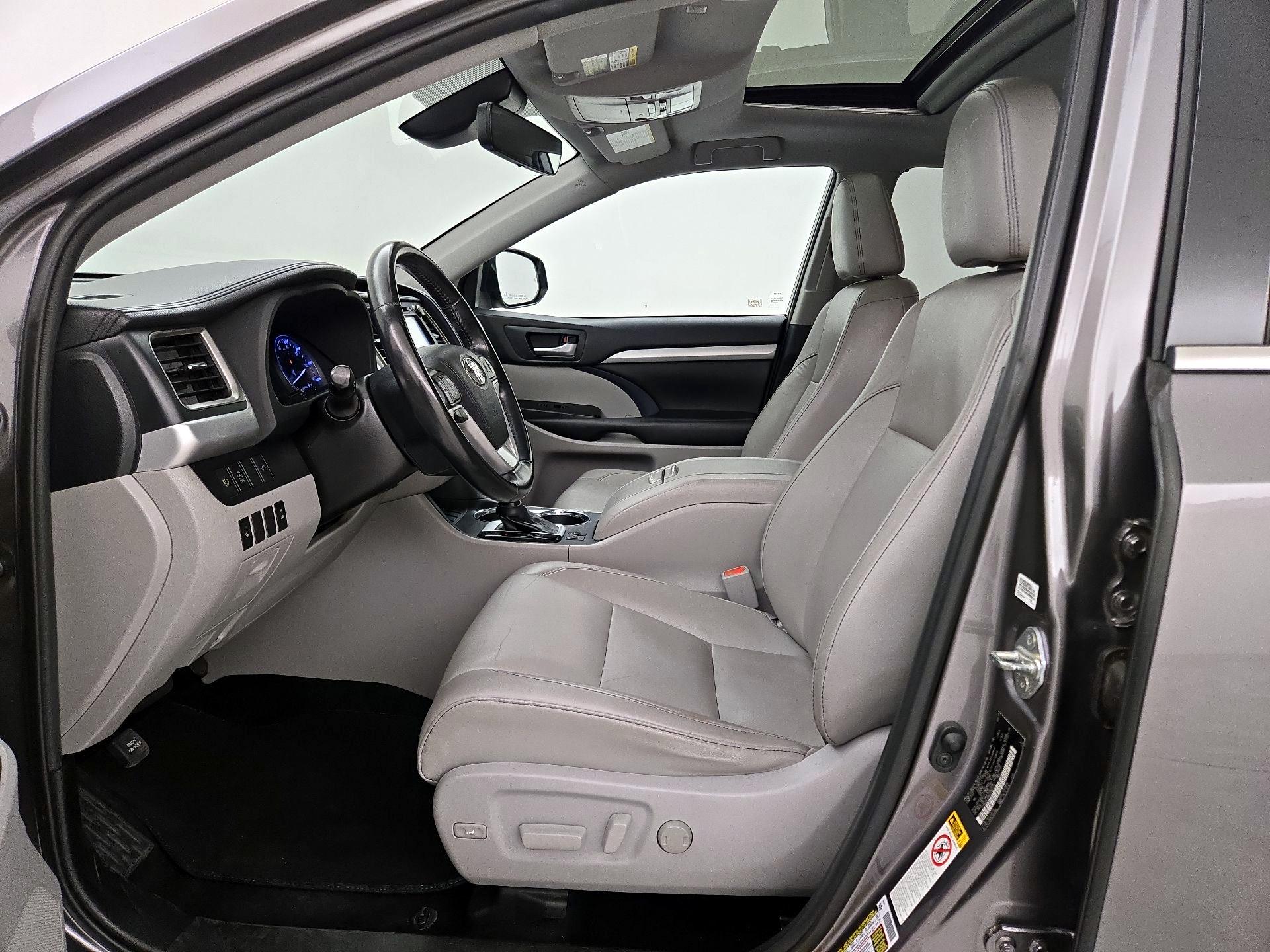 Thumbnail: 2019 Toyota Highlander - 11