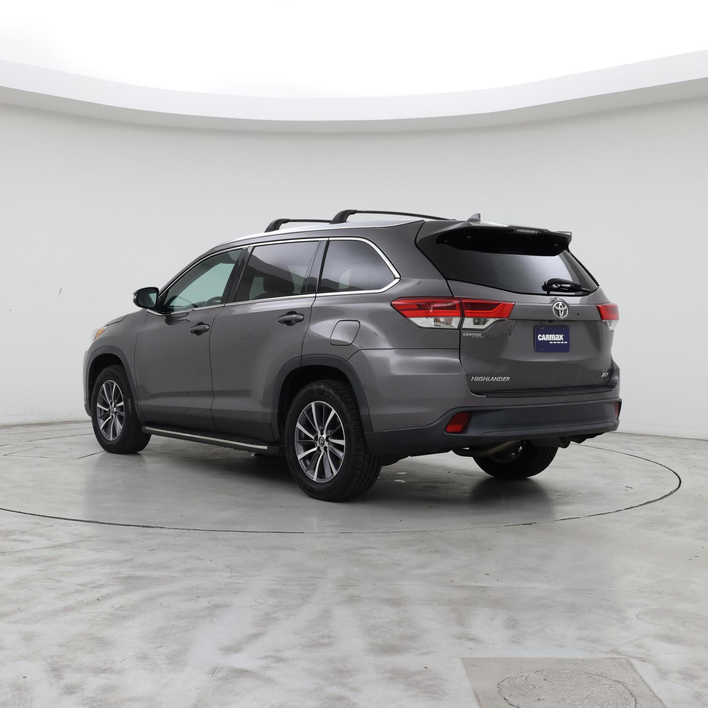Thumbnail: 2019 Toyota Highlander - 2