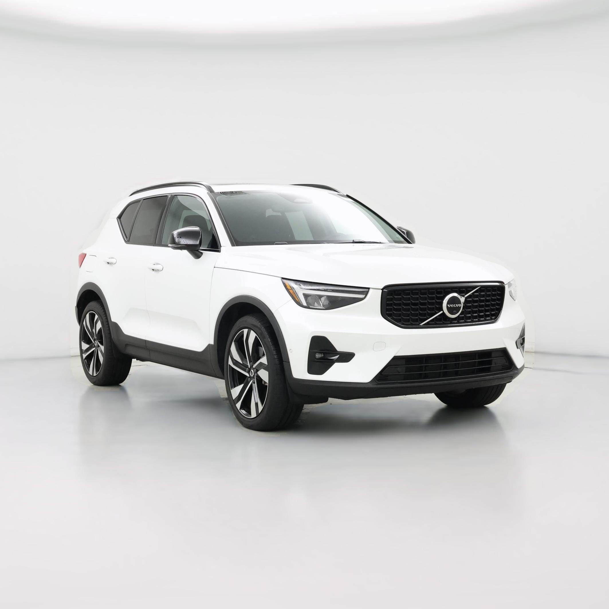Thumbnail: 2023 Volvo XC40 - 1