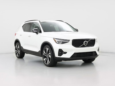 White 2023 Volvo XC40 B4 Ultimate Dark Theme