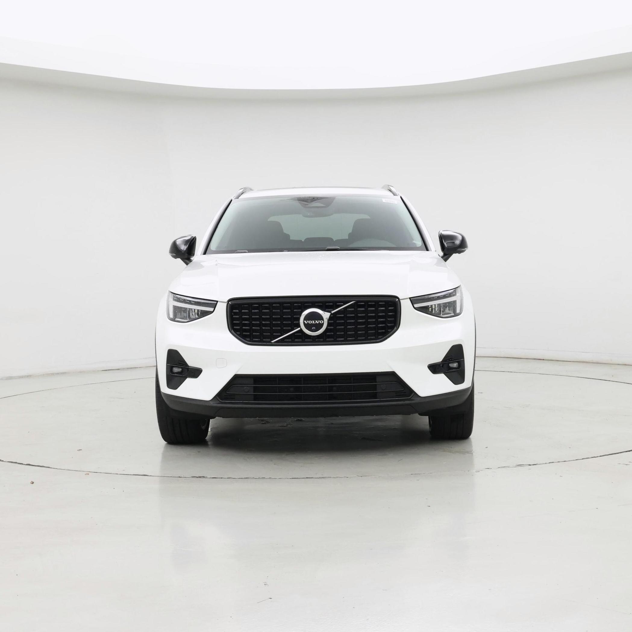 Thumbnail: 2023 Volvo XC40 - 5