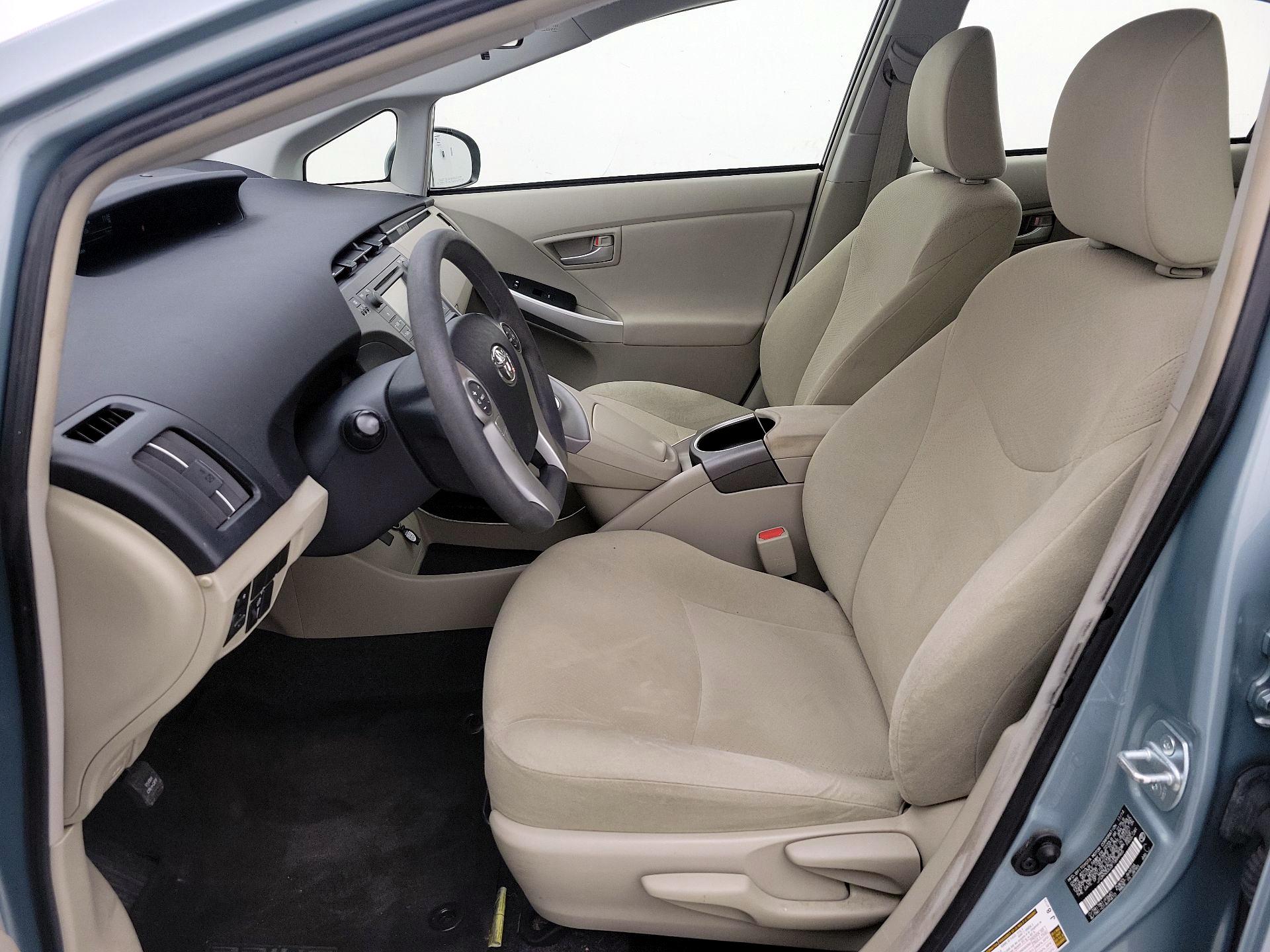 Thumbnail: 2015 Toyota Prius - 11