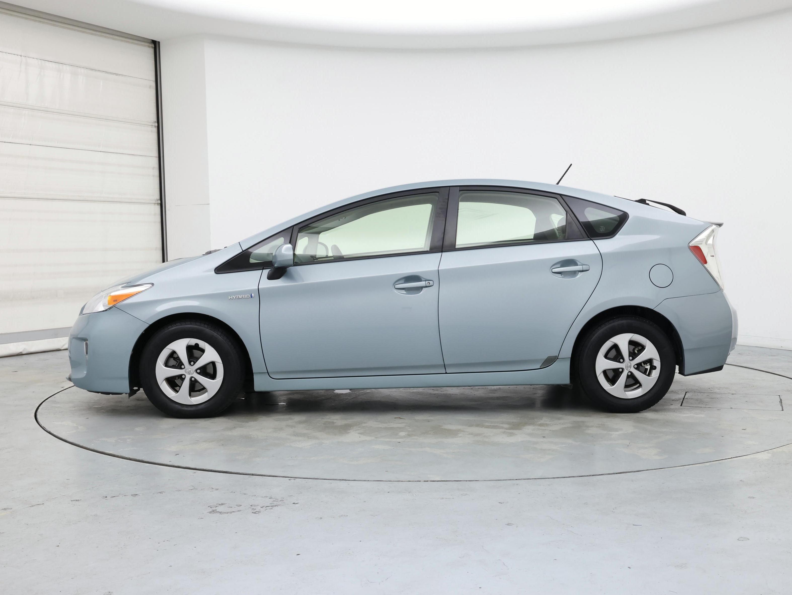 Thumbnail: 2015 Toyota Prius - 3