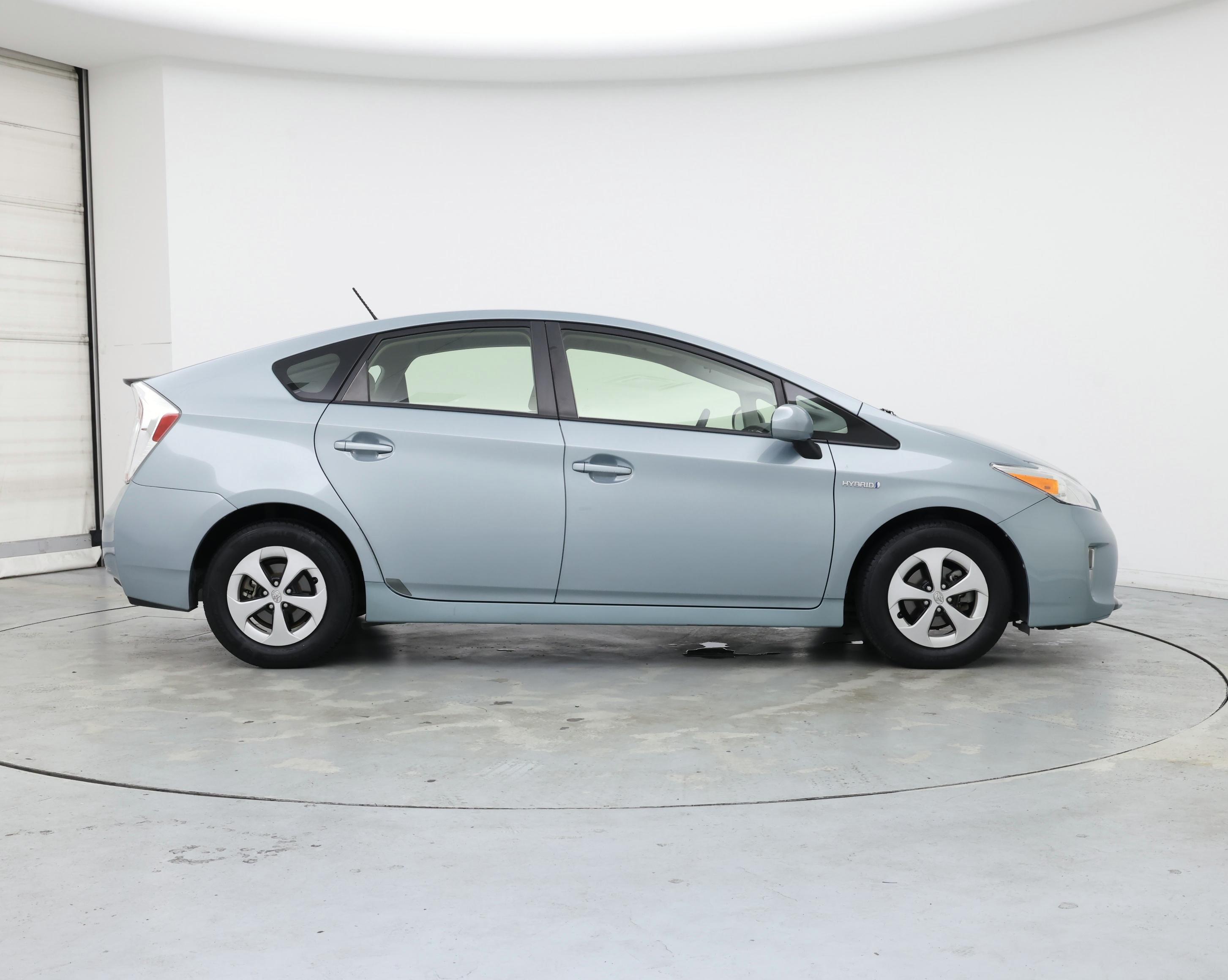 Thumbnail: 2015 Toyota Prius - 7