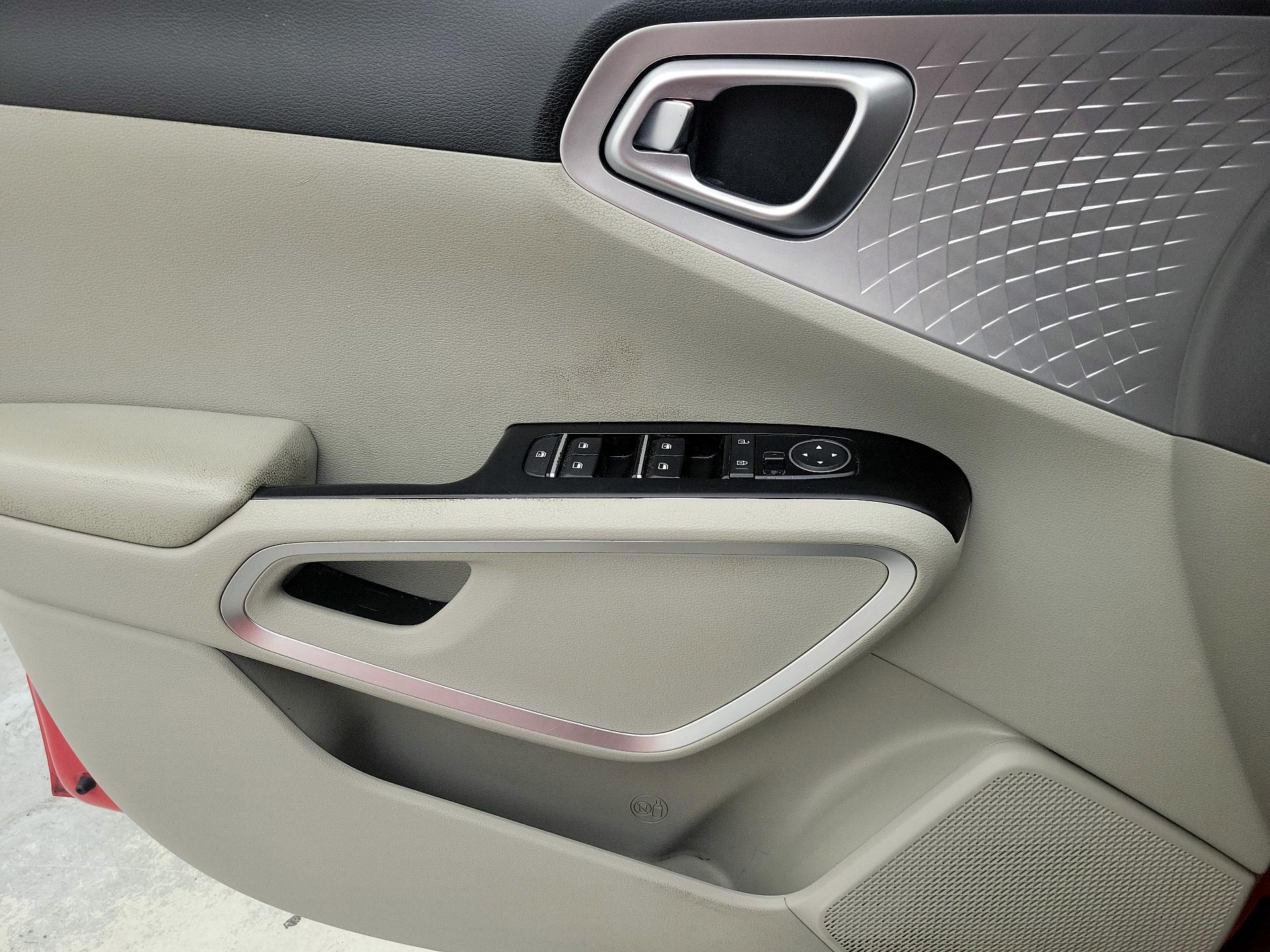 Thumbnail: 2020 Kia Soul - 12