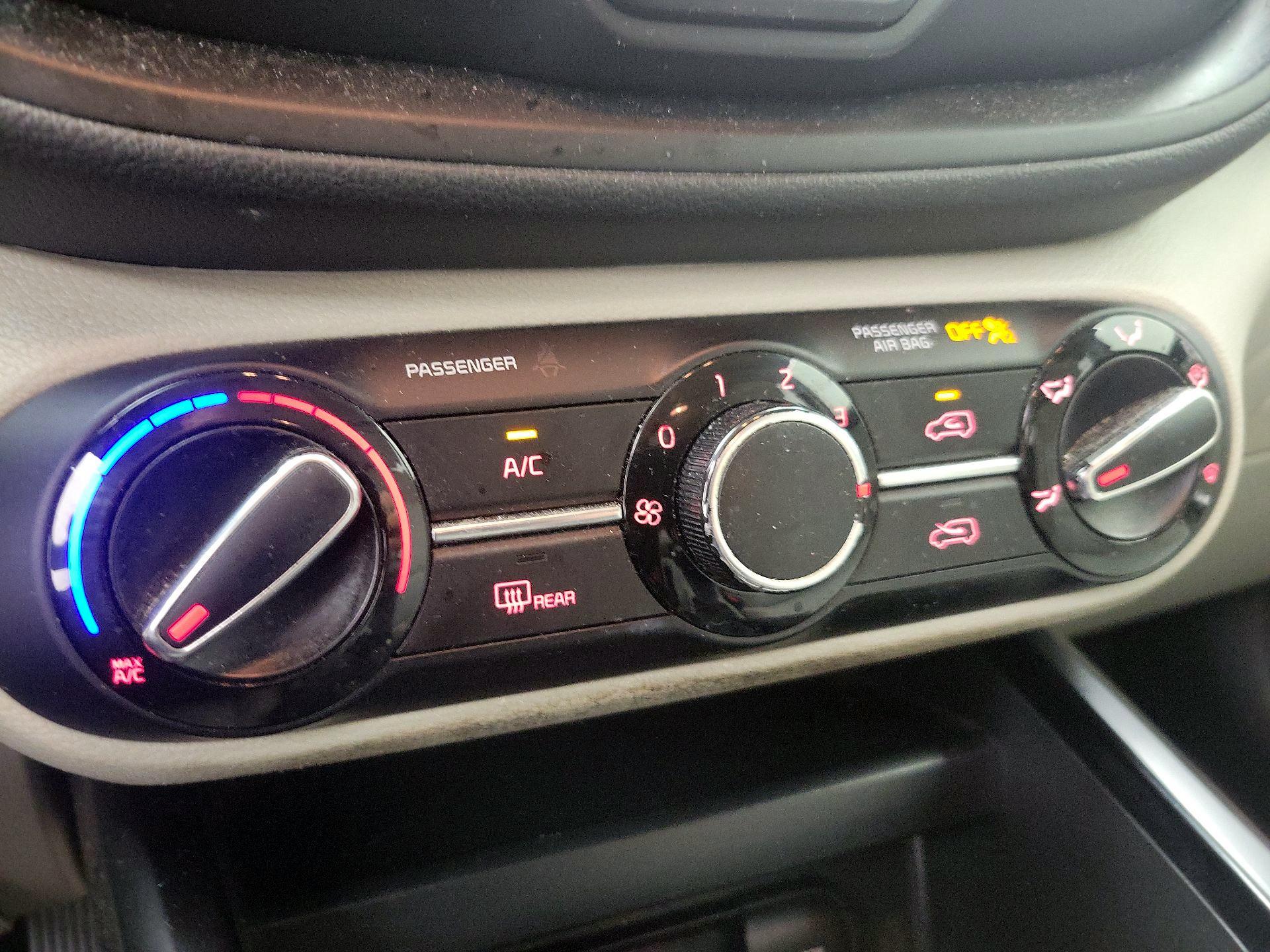 Thumbnail: 2020 Kia Soul - 16