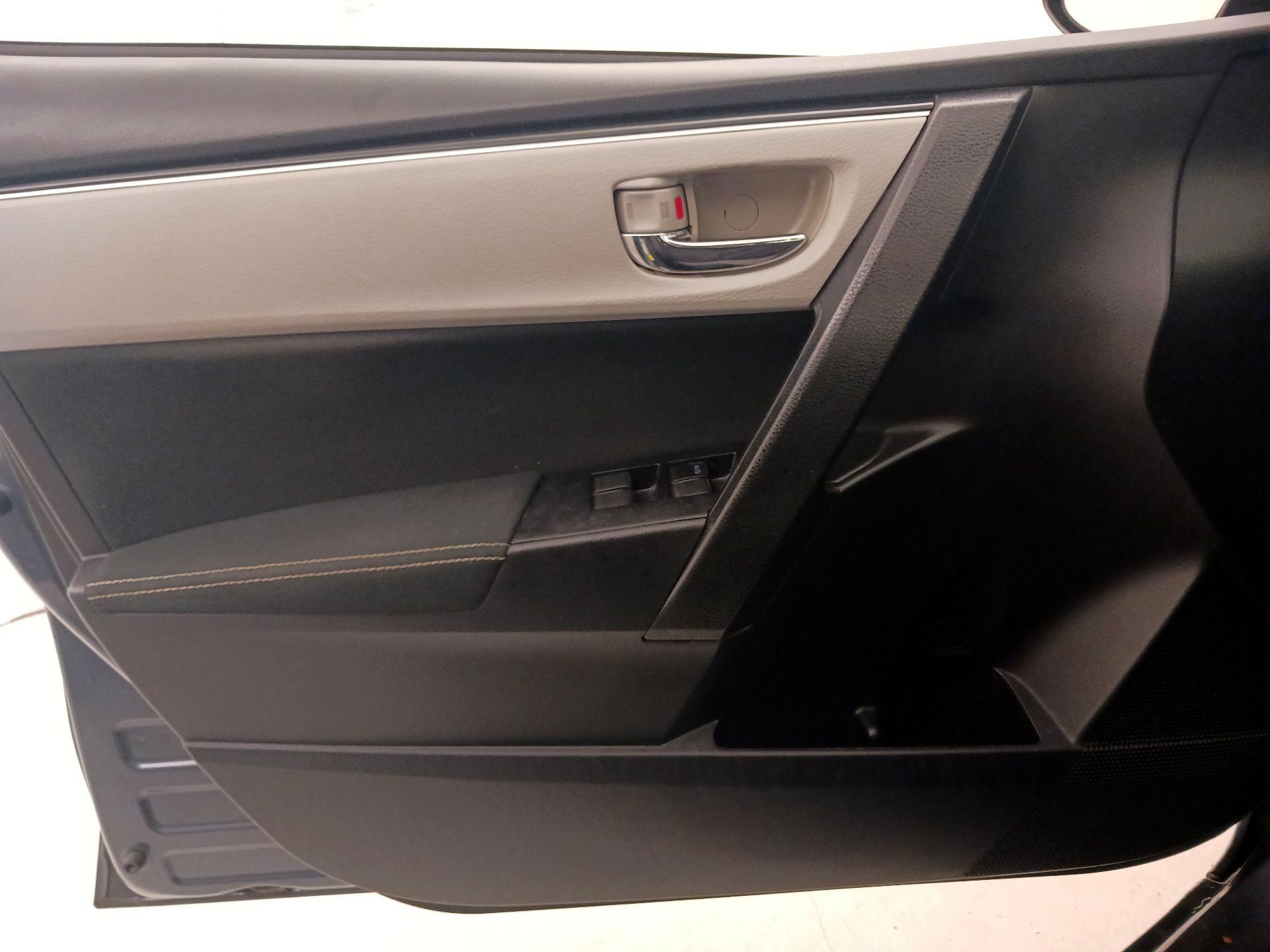 Thumbnail: 2019 Toyota Corolla - 12