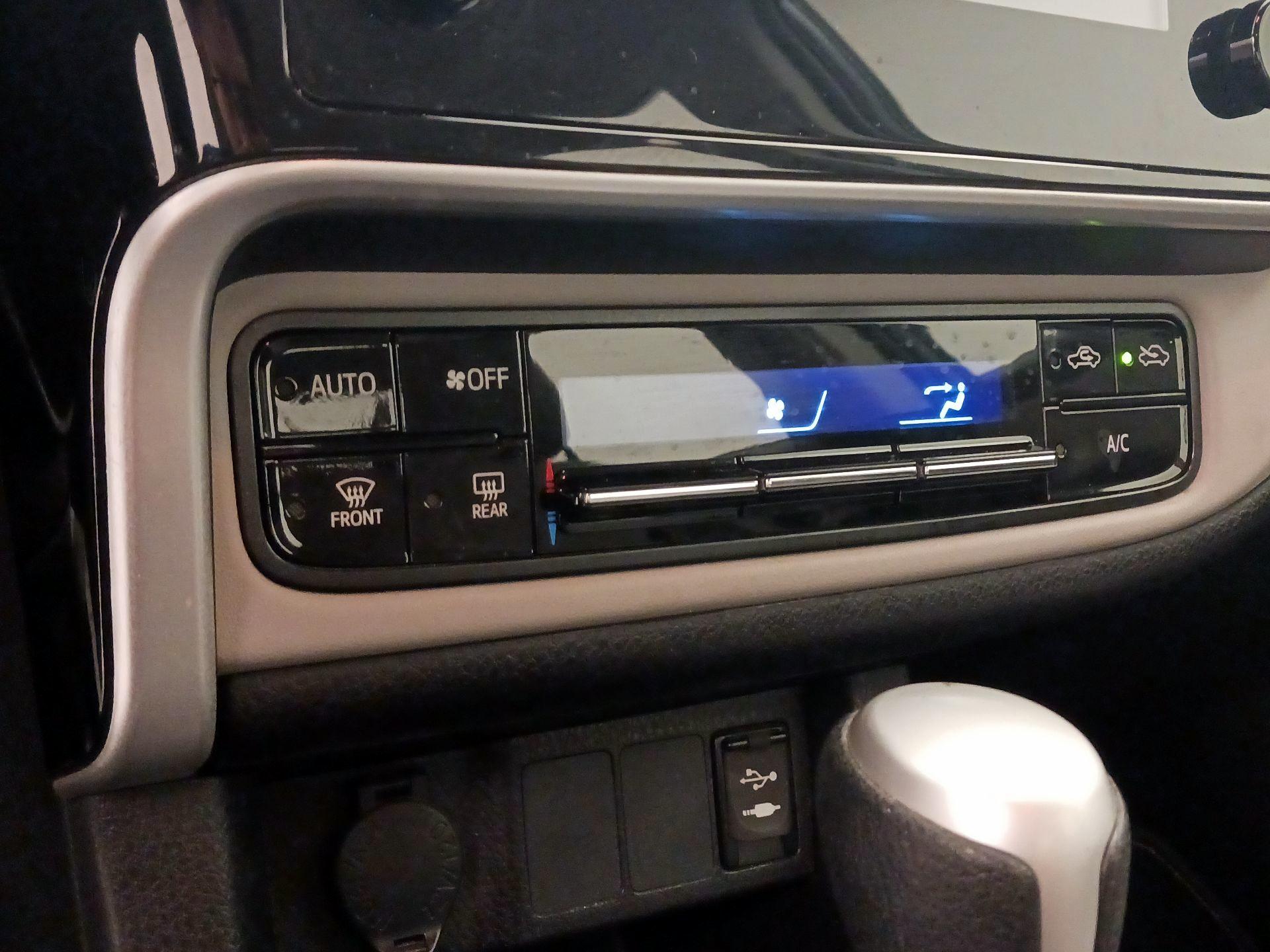 Thumbnail: 2019 Toyota Corolla - 16