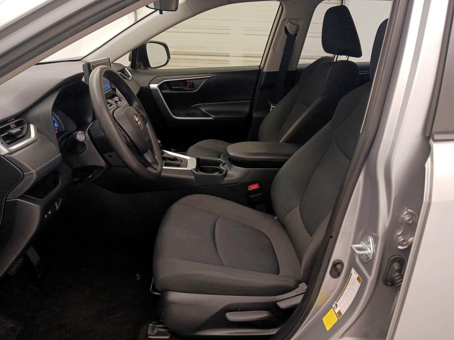 Thumbnail: 2021 Toyota RAV4 - 9