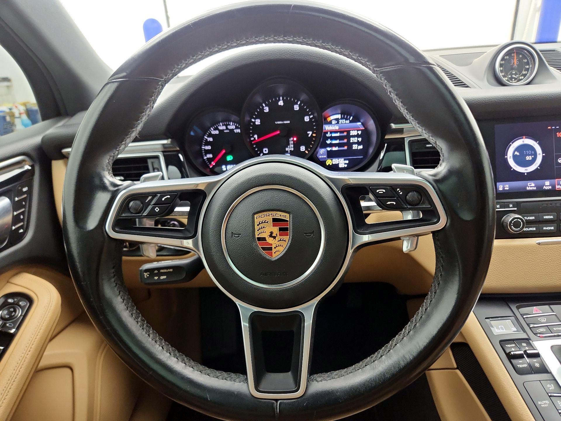 Thumbnail: 2018 Porsche Macan - 10