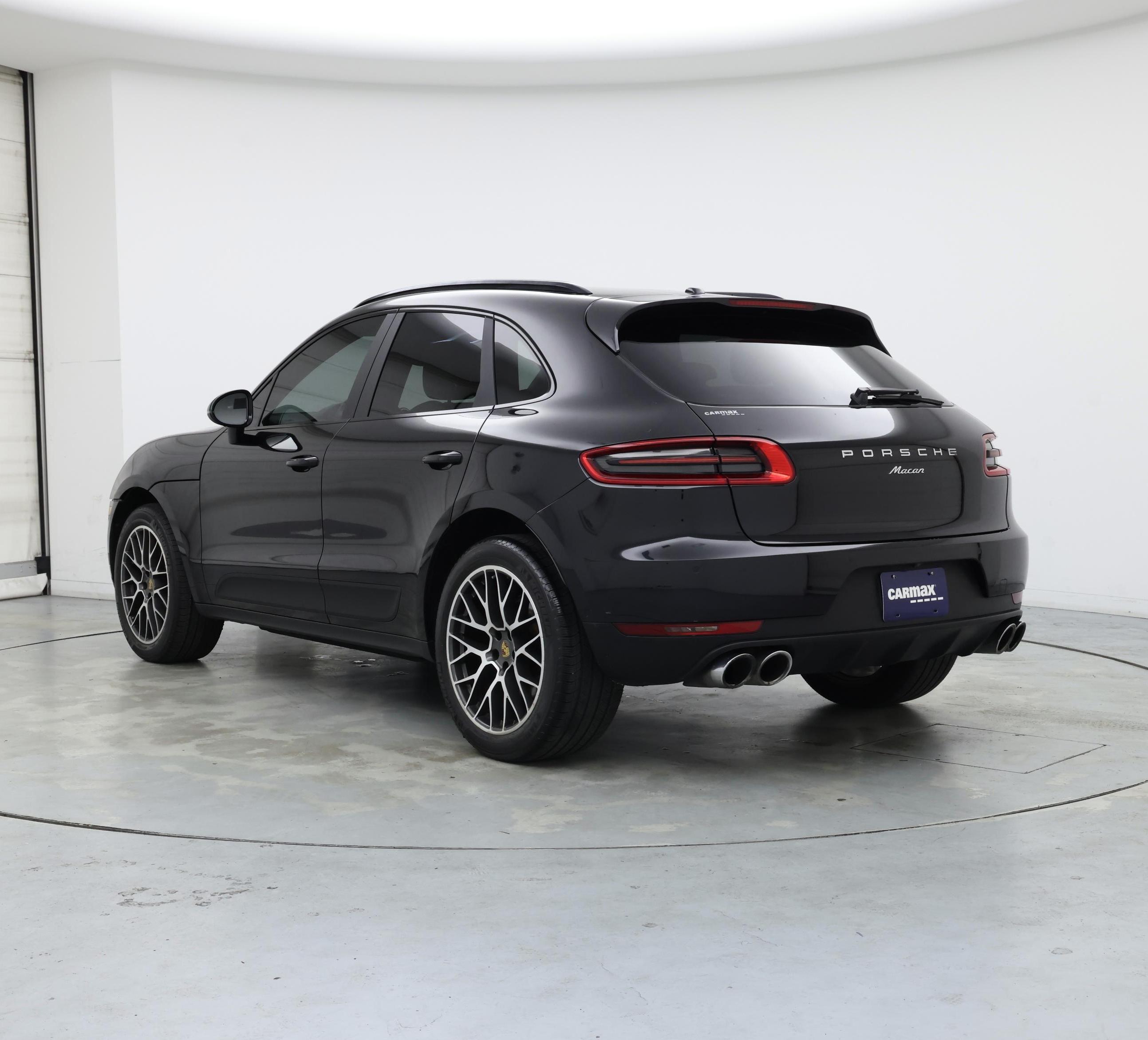 Thumbnail: 2018 Porsche Macan - 2